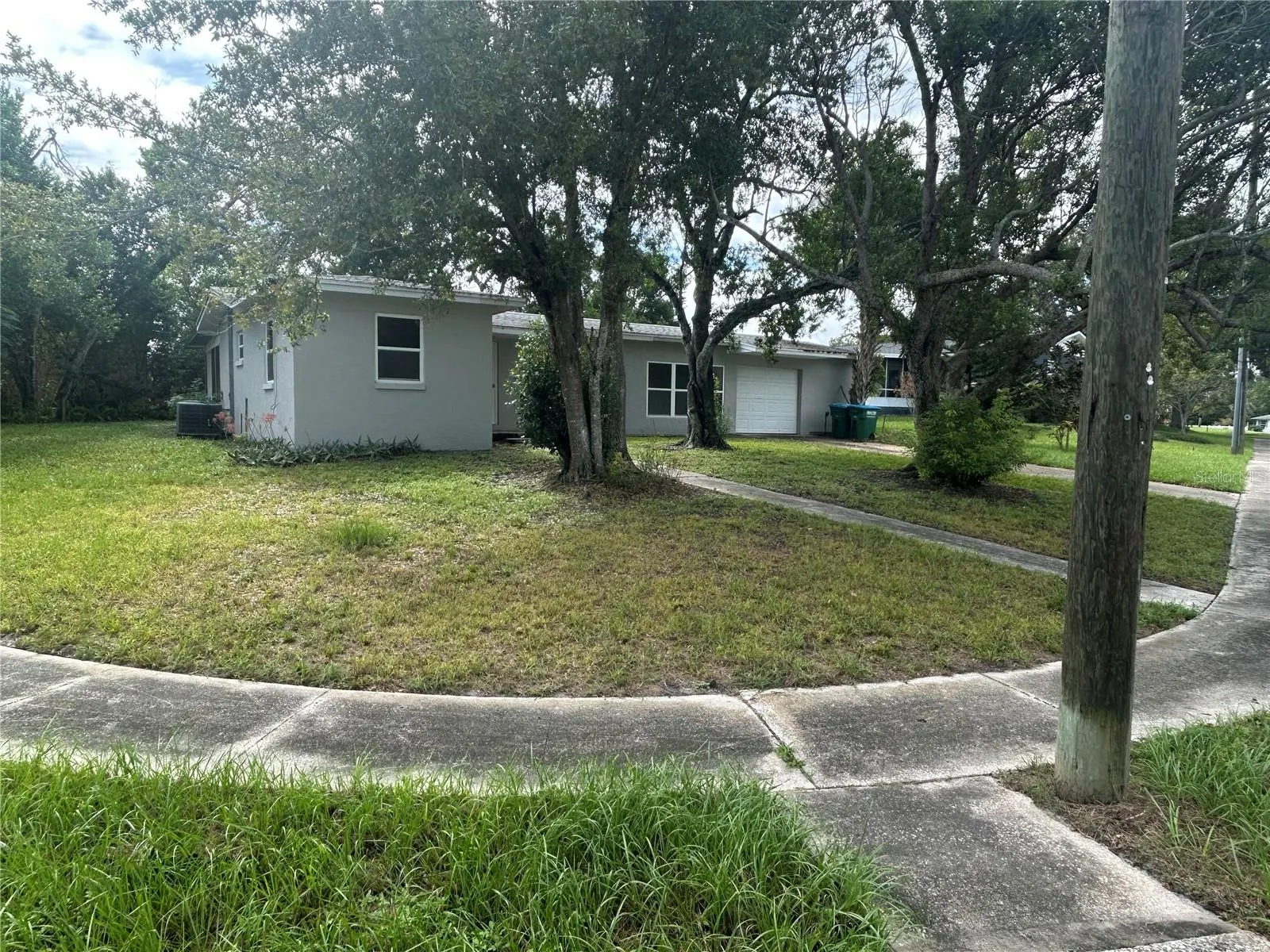 1109 W PAGE DR