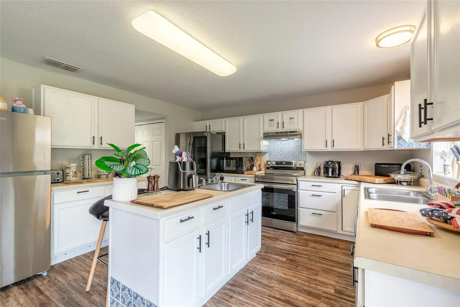 1003 DAMPIERRE CT