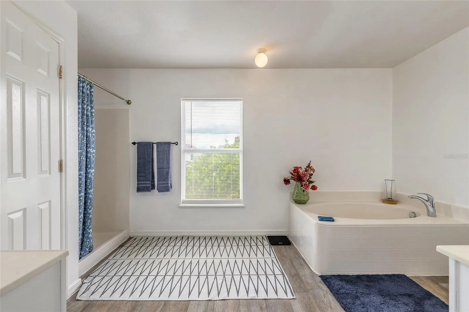 1003 DAMPIERRE CT