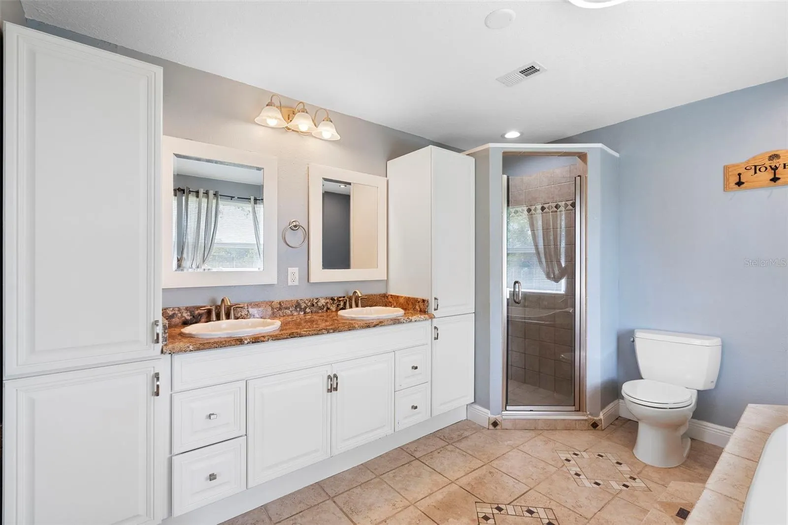 500 FOREST LAKE DR