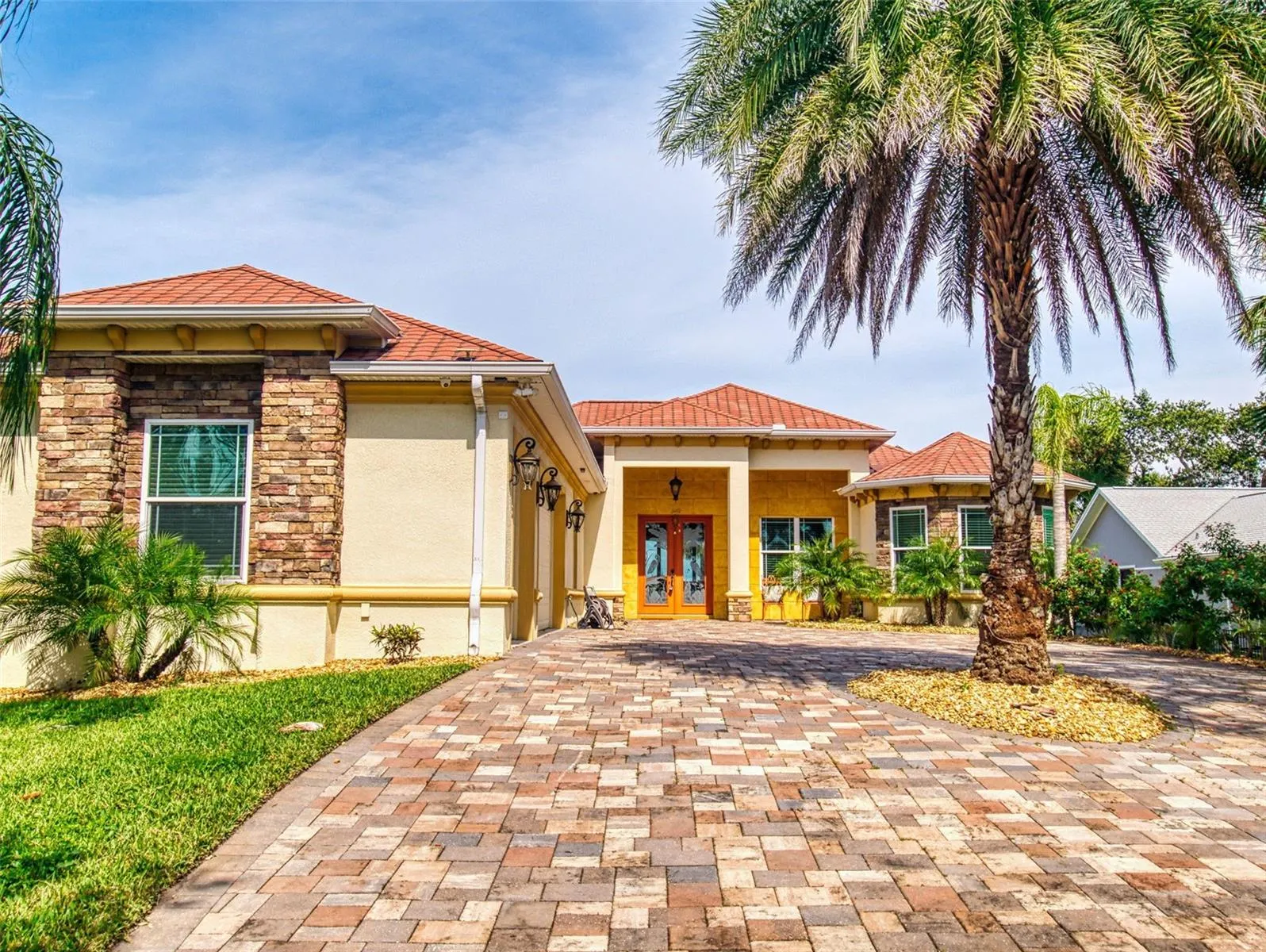 2227 S PALMETTO AVE