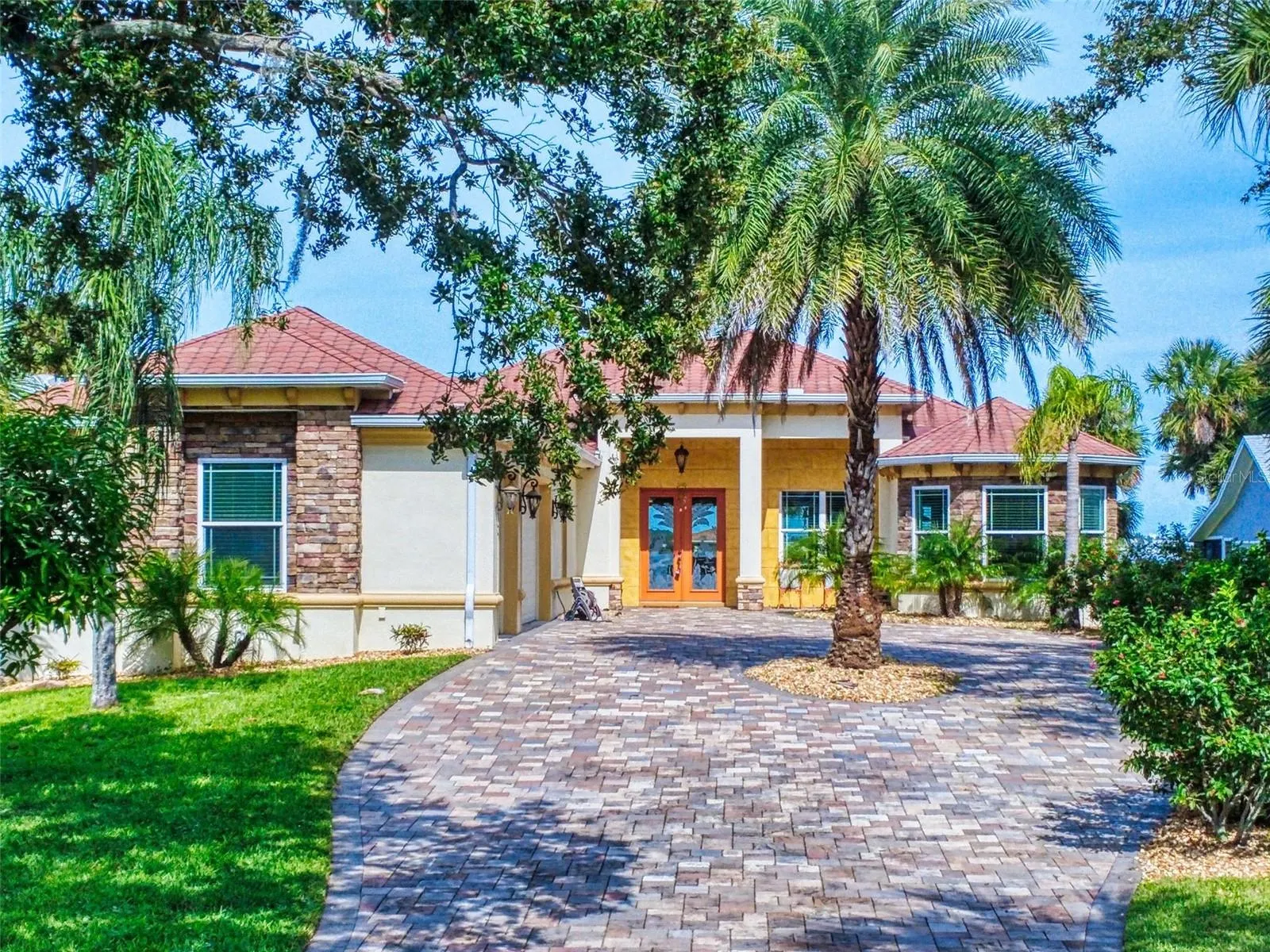 2227 S PALMETTO AVE