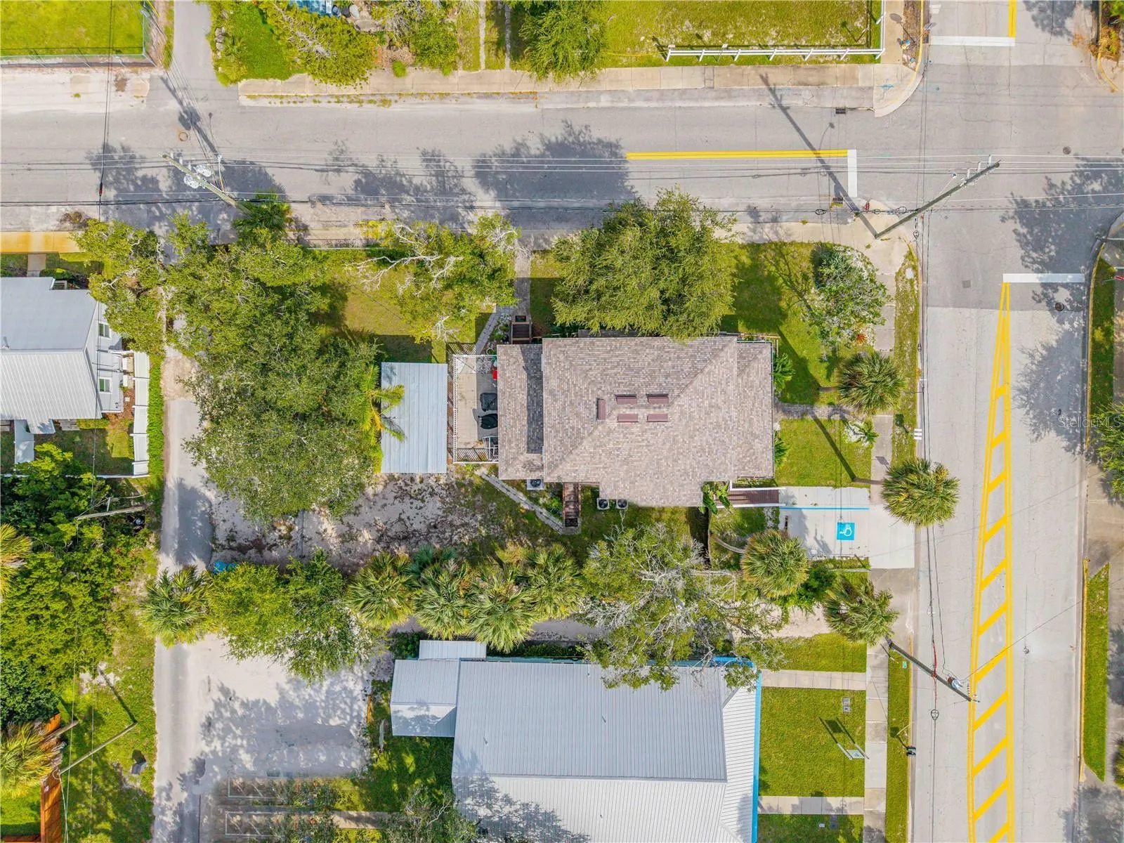 200 LIVE OAK ST
