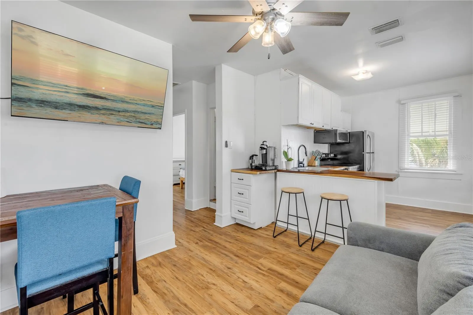 200 LIVE OAK ST