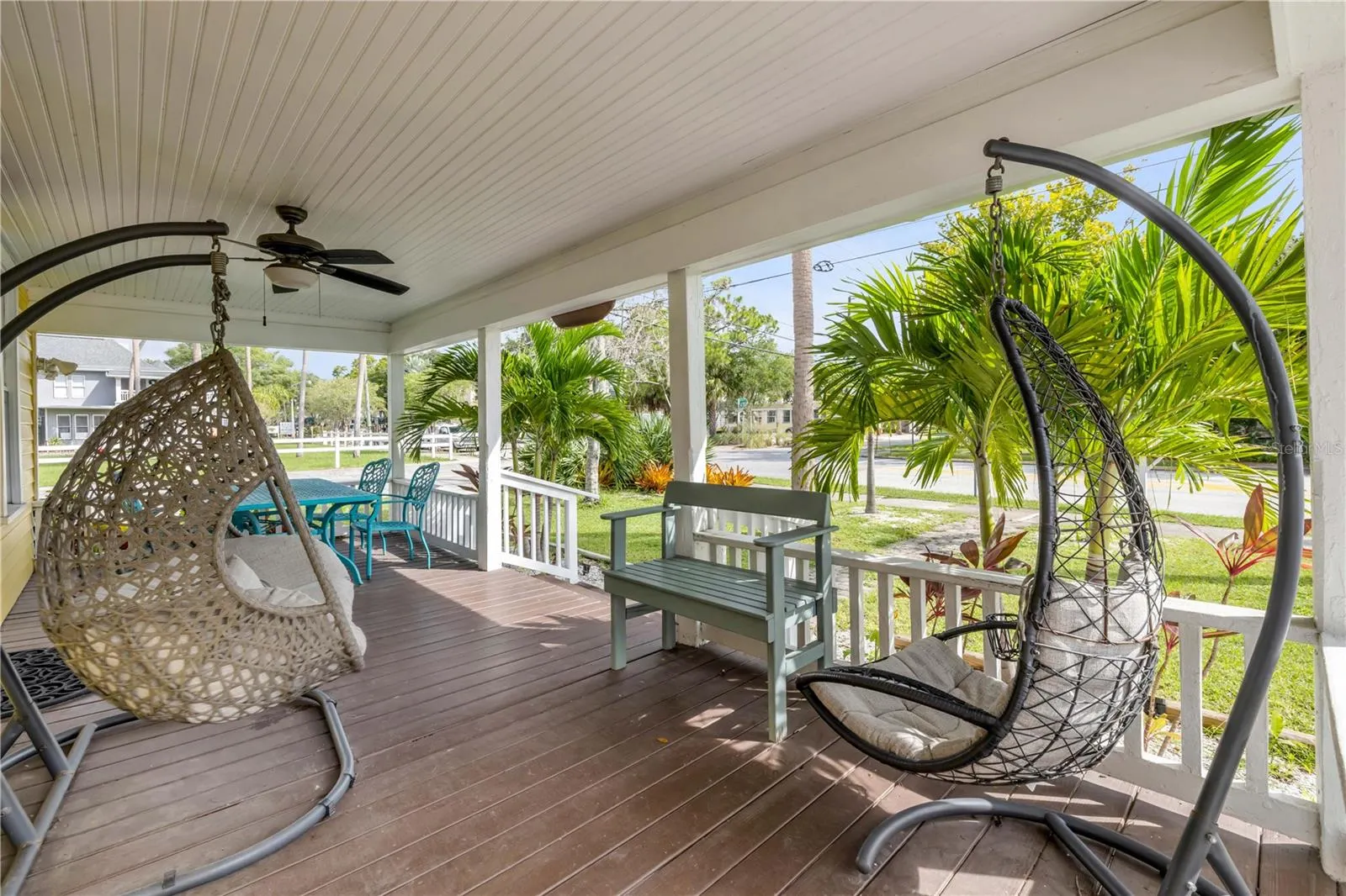200 LIVE OAK ST