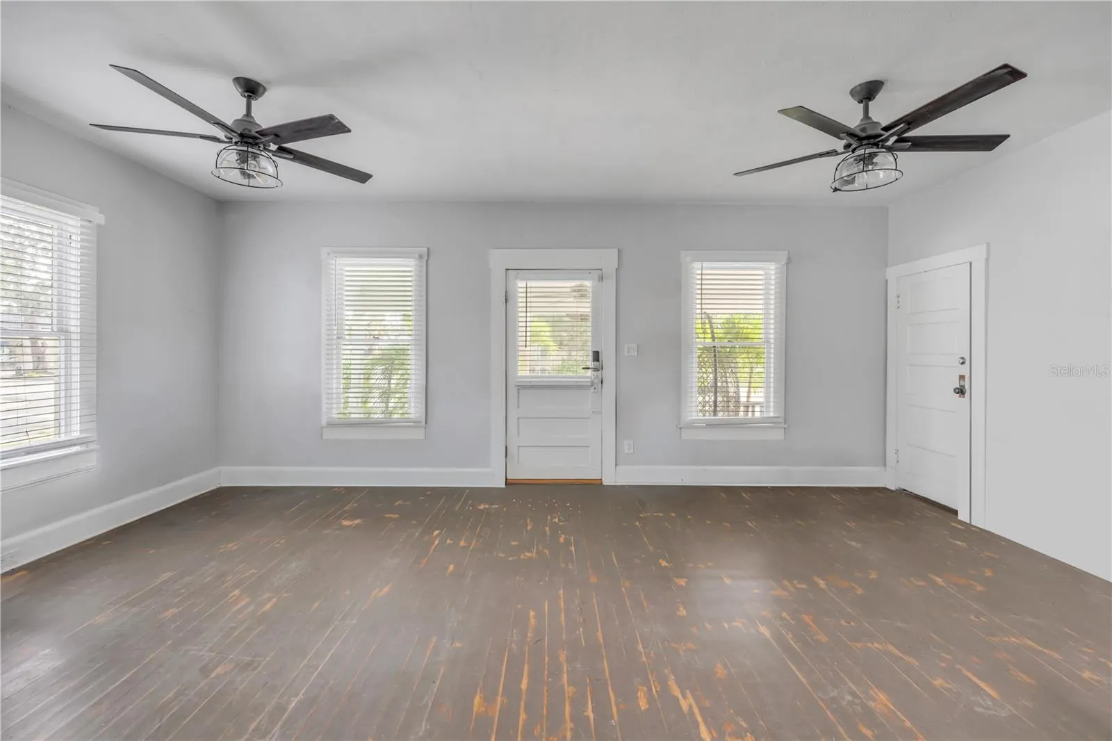 200 LIVE OAK ST