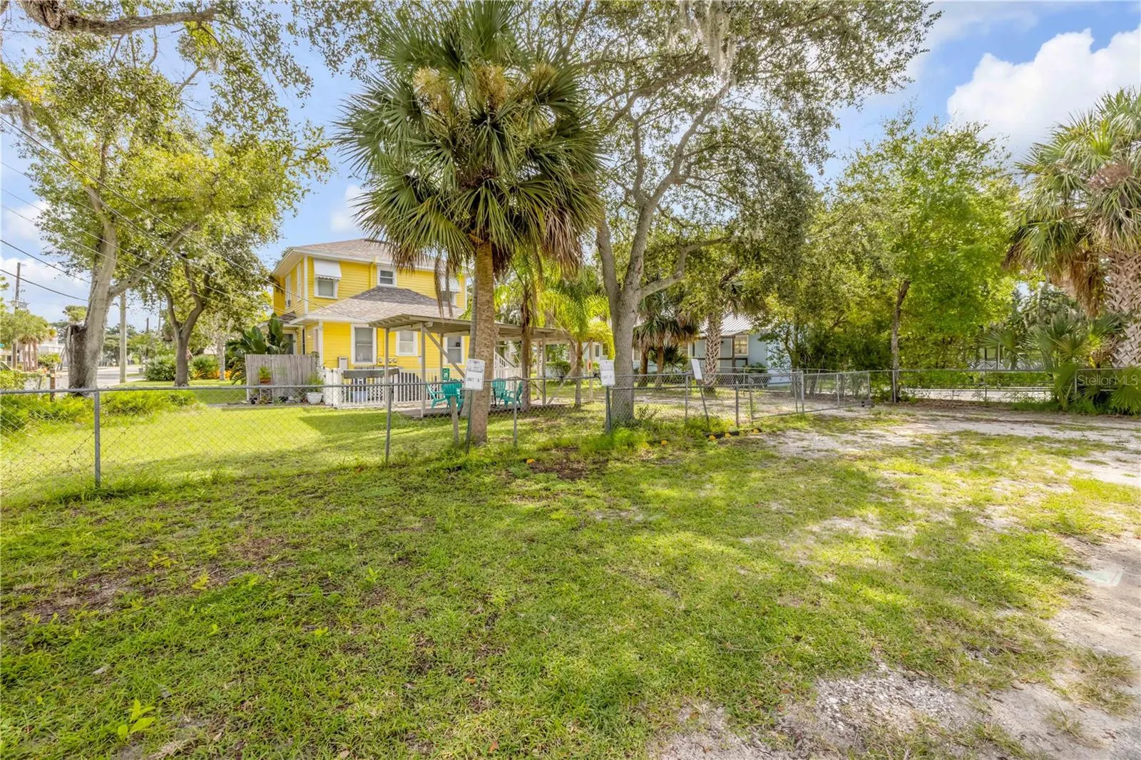 200 LIVE OAK ST