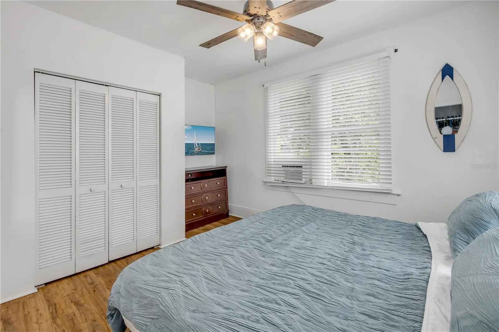 200 LIVE OAK ST