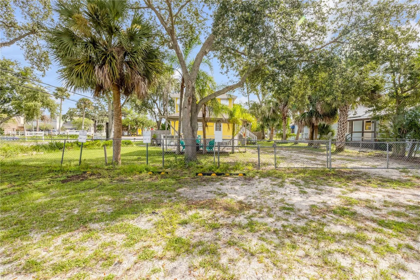 200 LIVE OAK ST