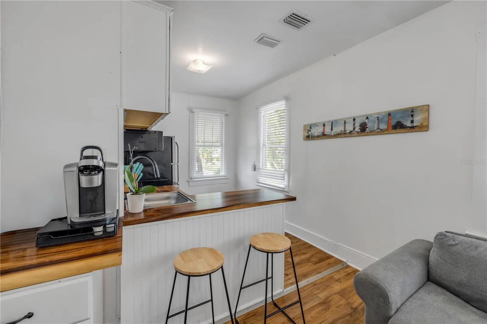 200 LIVE OAK ST