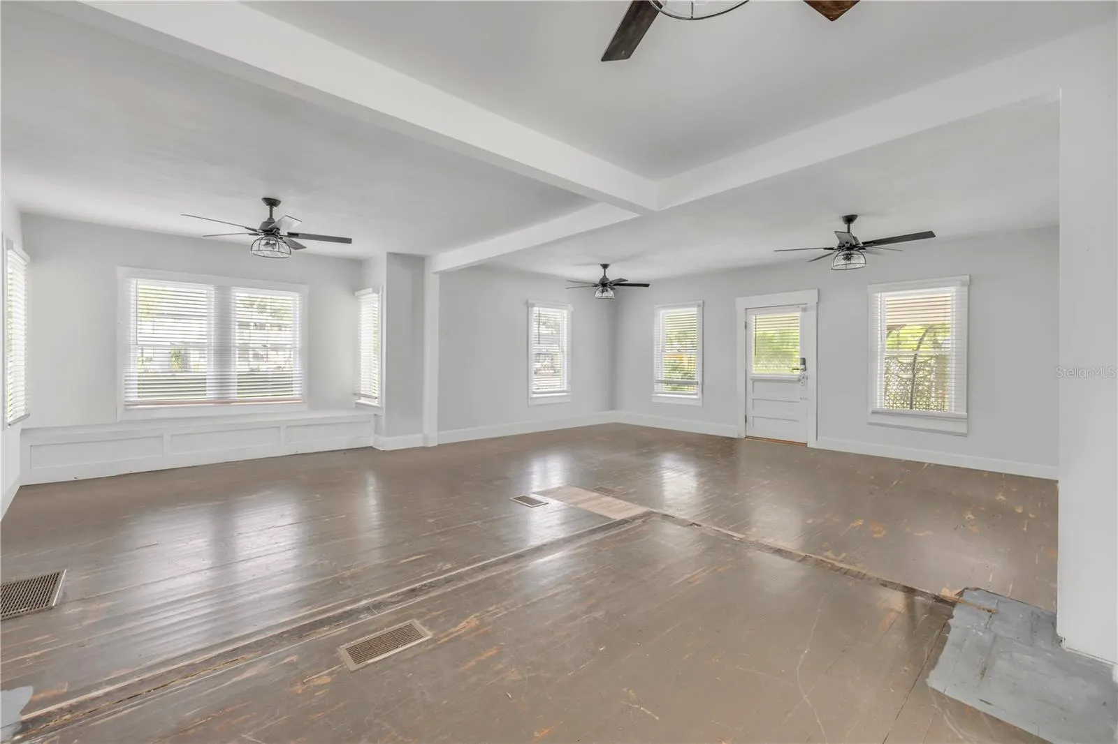 200 LIVE OAK ST