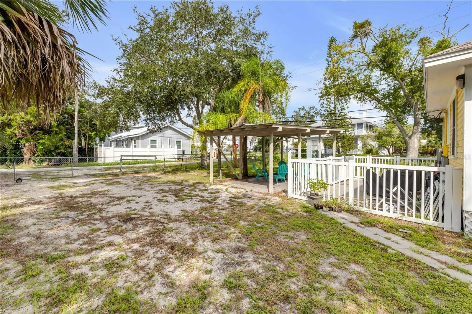 200 LIVE OAK ST