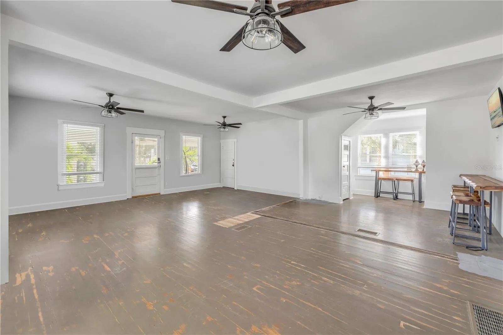 200 LIVE OAK ST