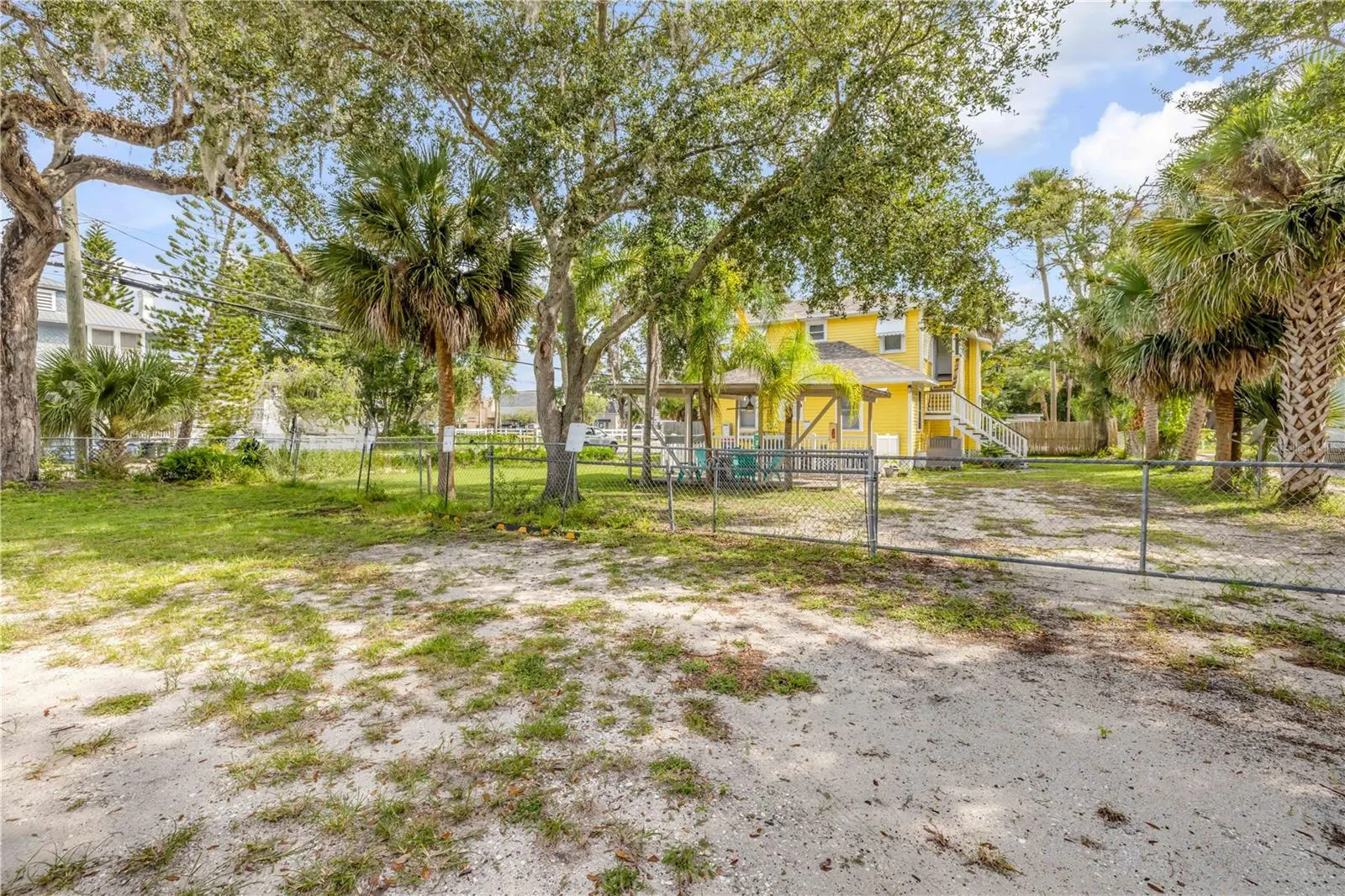 200 LIVE OAK ST