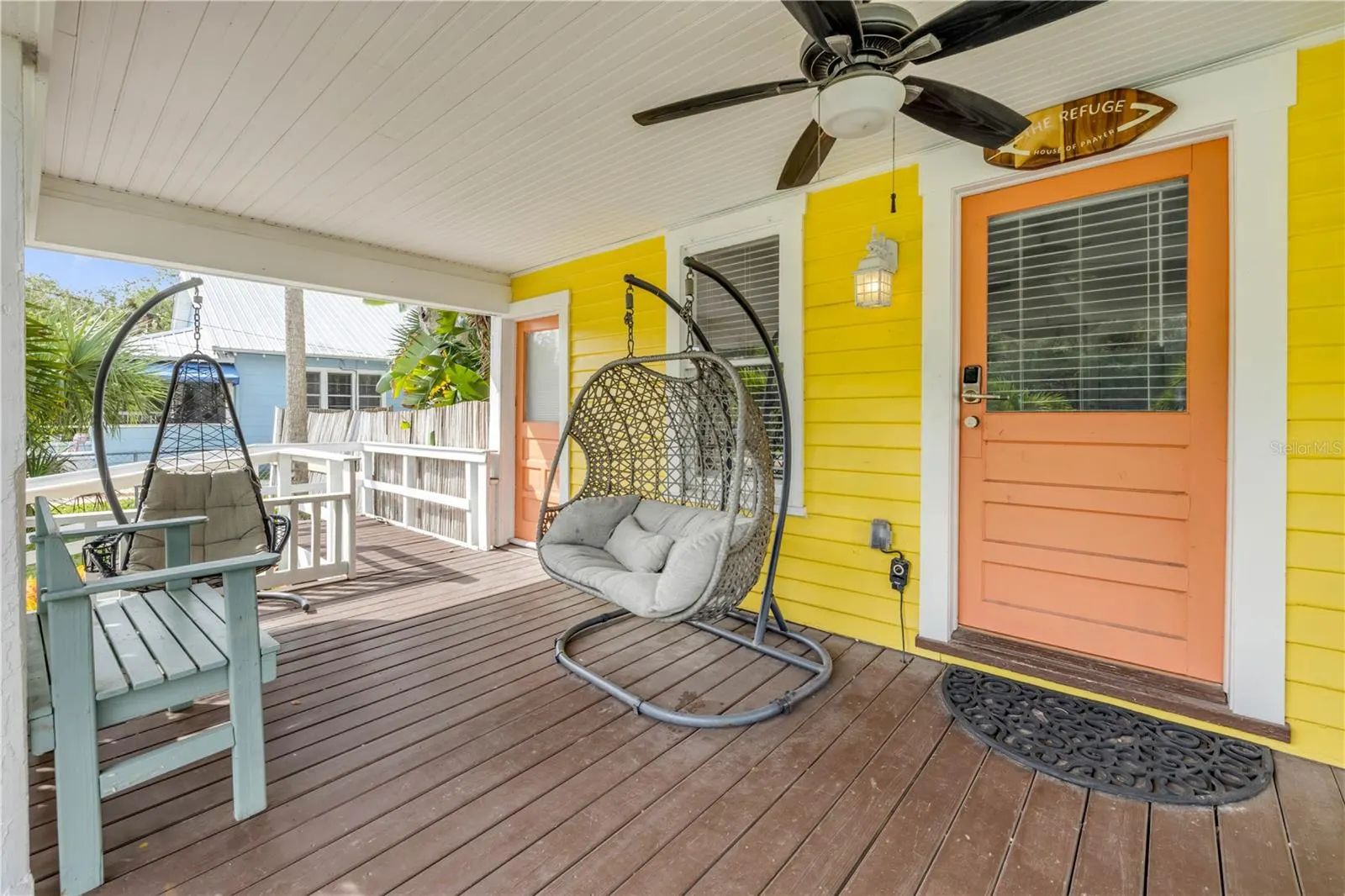 200 LIVE OAK ST