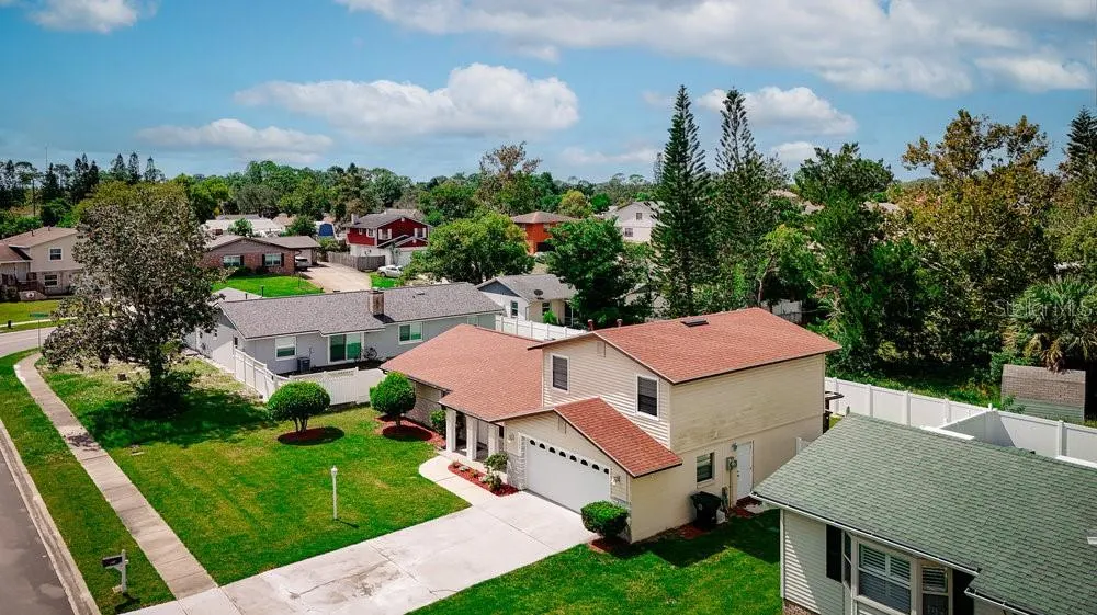 1667 E SHANGRI LA DR