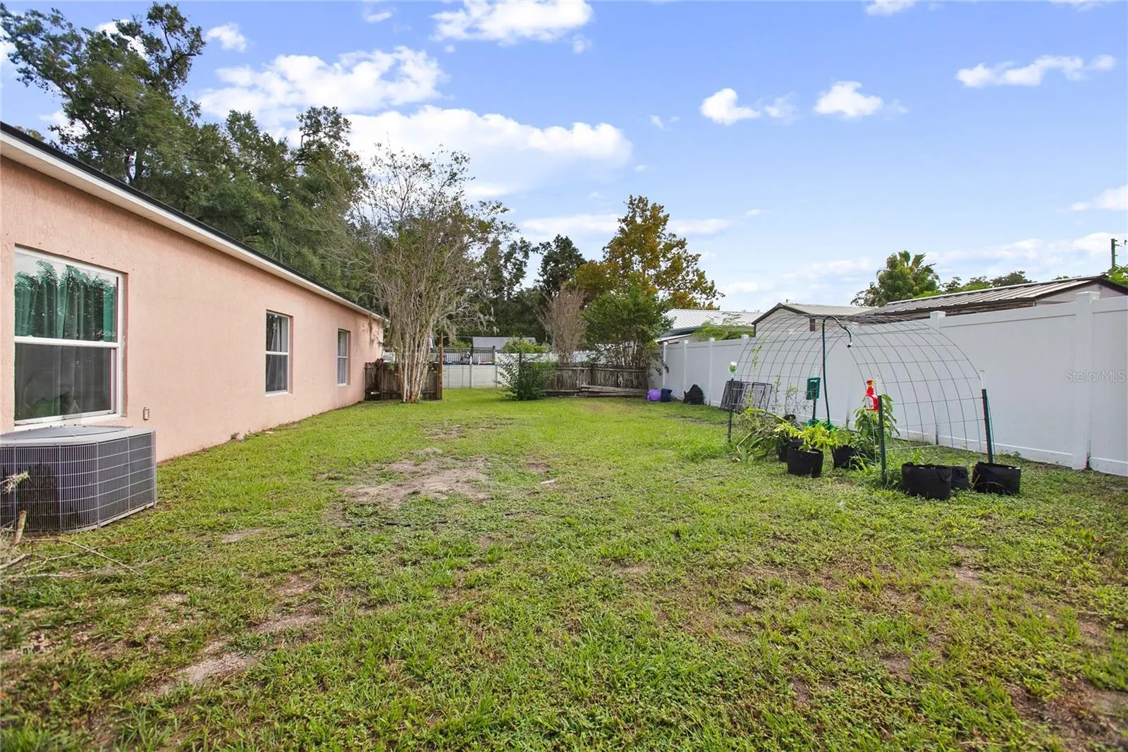 516 GRACE AVE