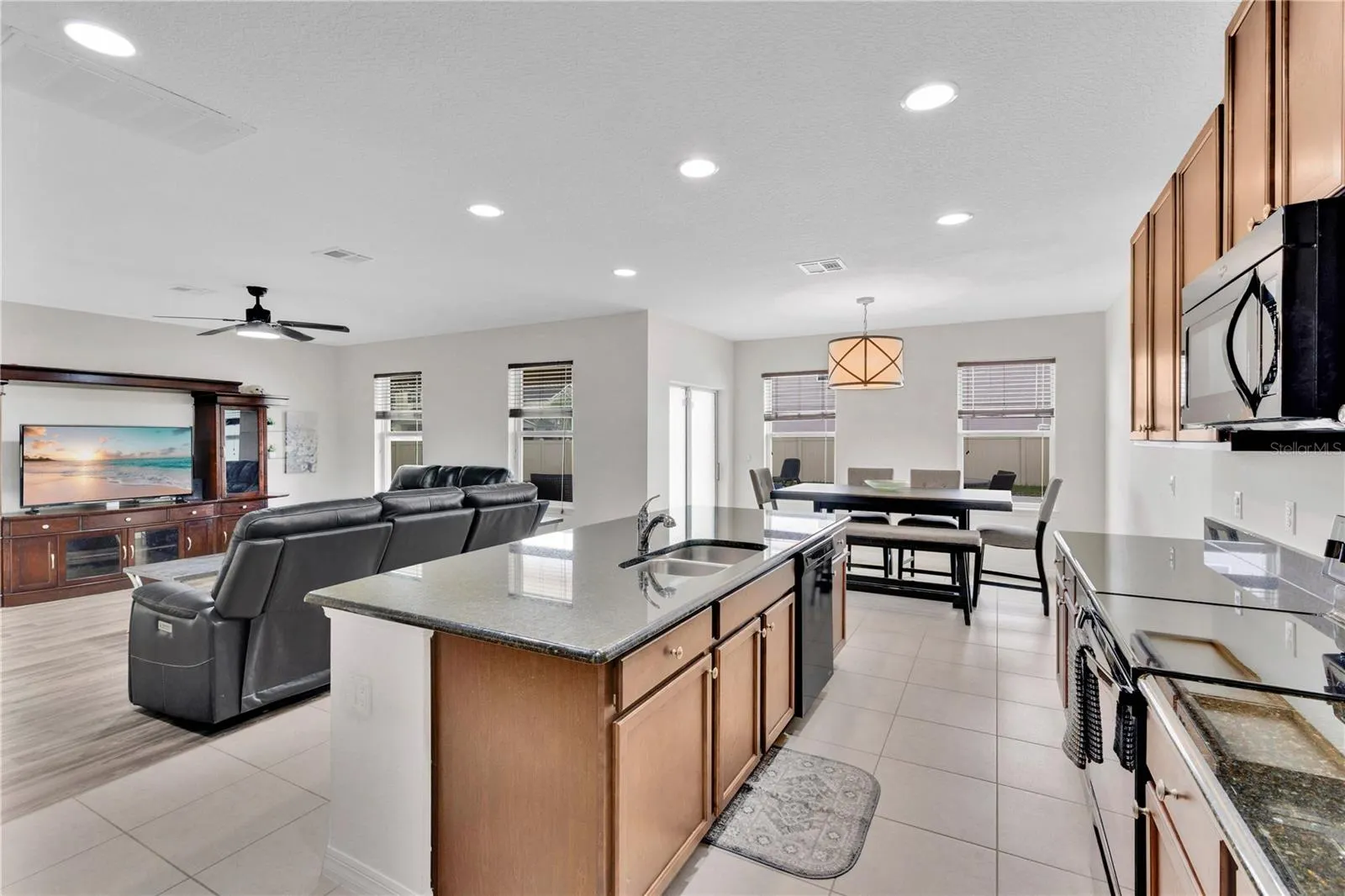 2770 MONTICELLO WAY