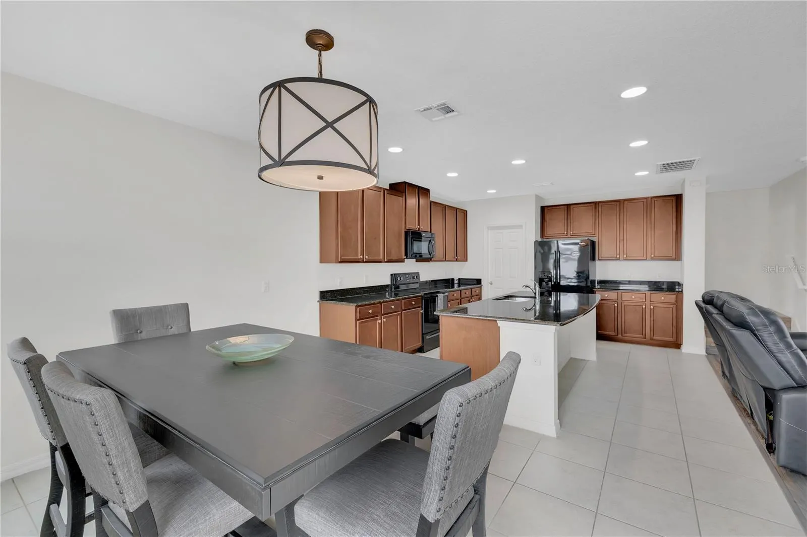 2770 MONTICELLO WAY