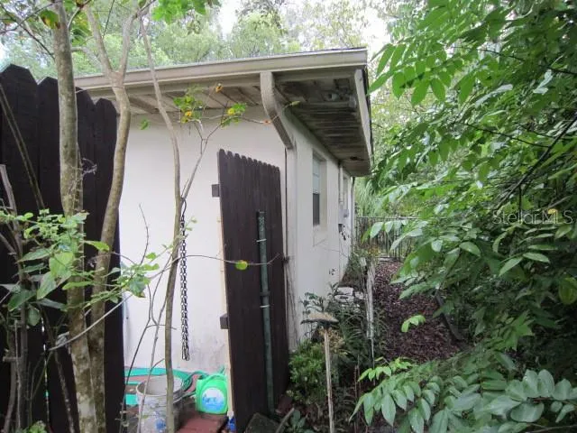 1329 HERNDON AVE