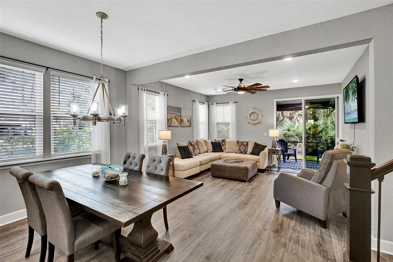 27 MOANA CT S