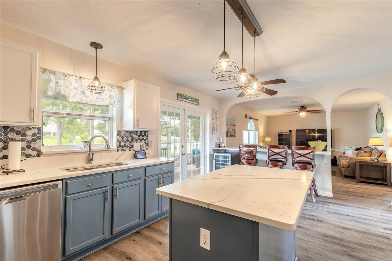 216 STONY POINT DR