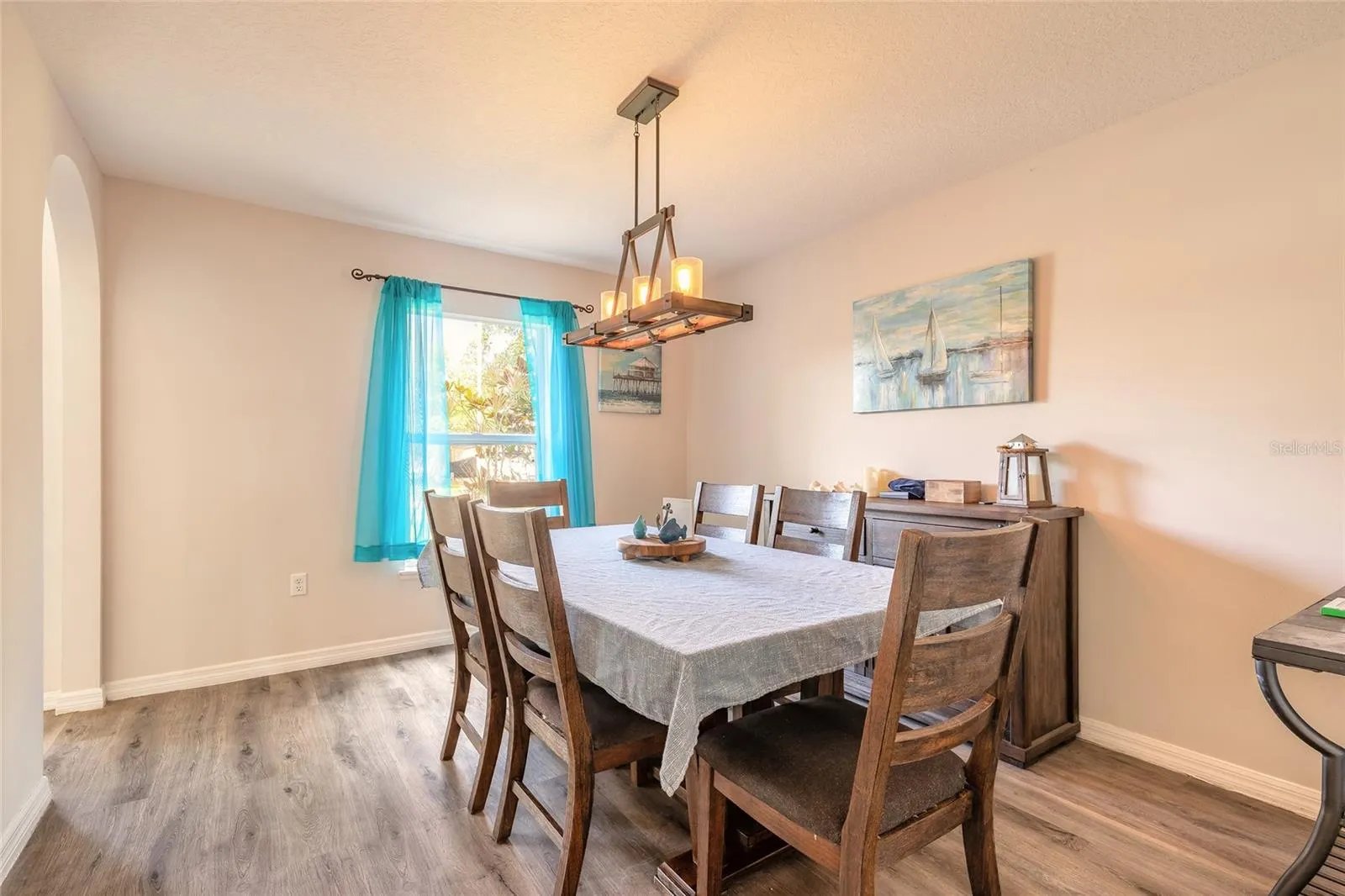 216 STONY POINT DR