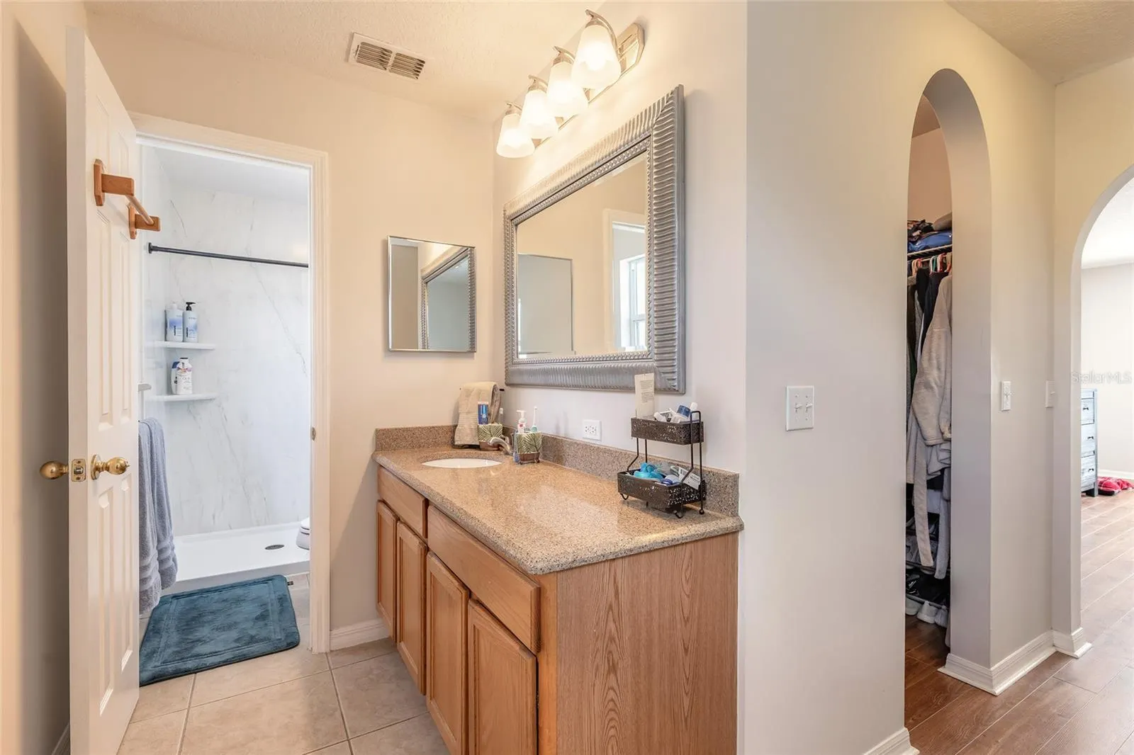 216 STONY POINT DR