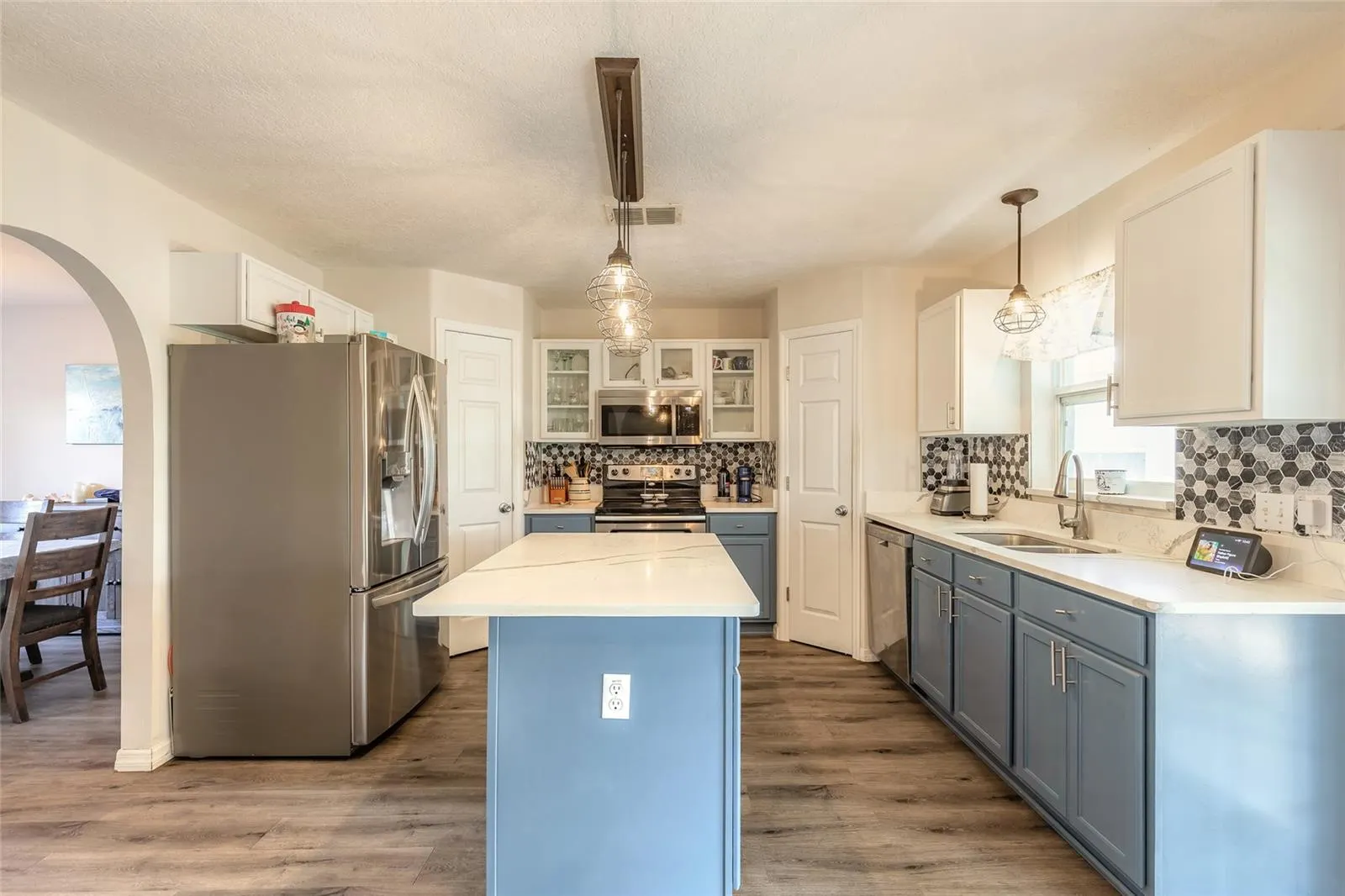 216 STONY POINT DR