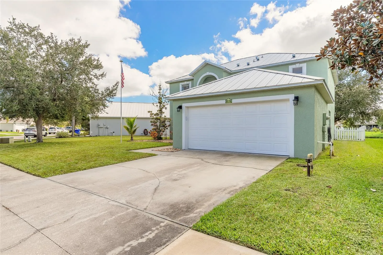 216 STONY POINT DR