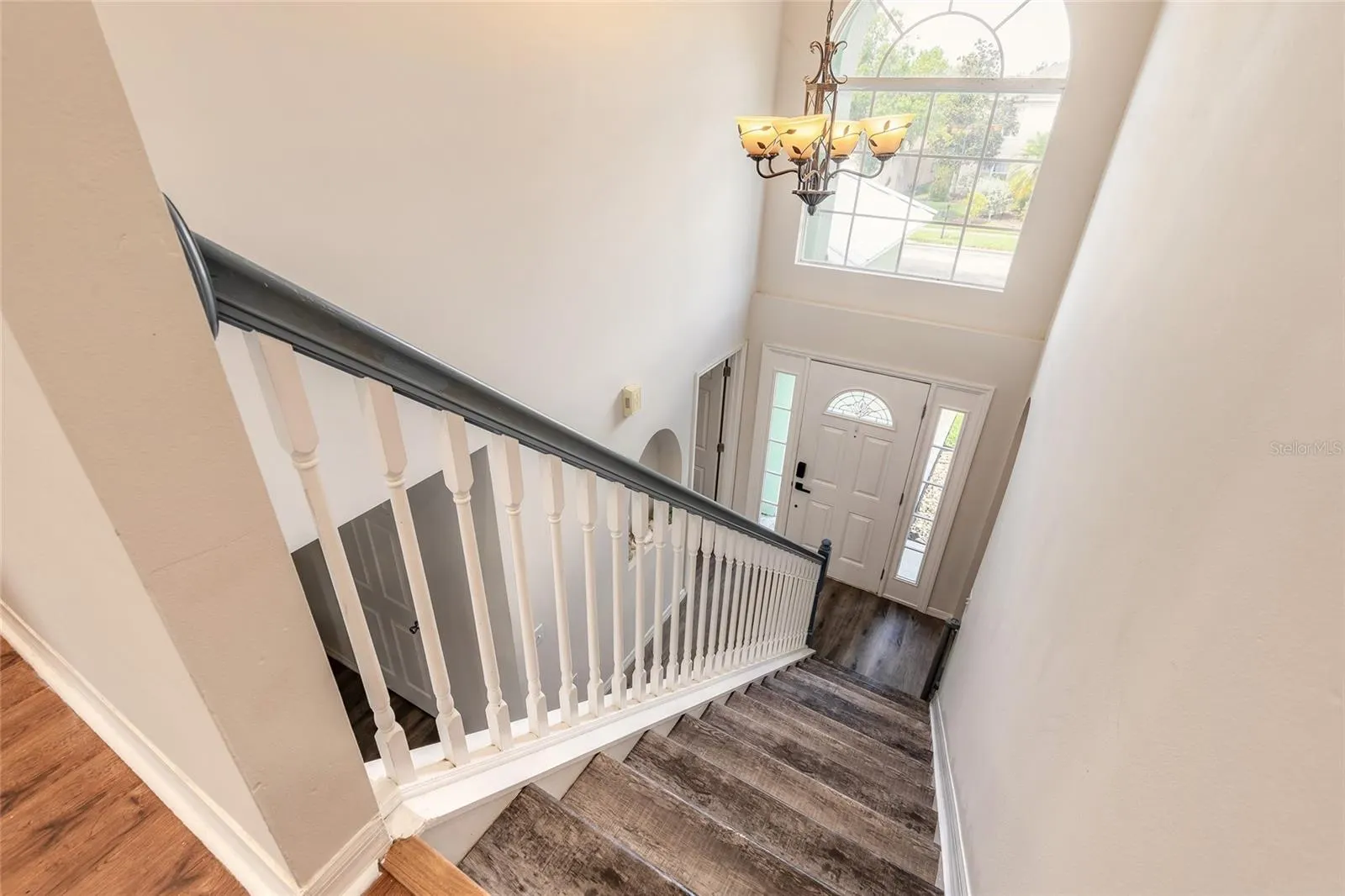 216 STONY POINT DR
