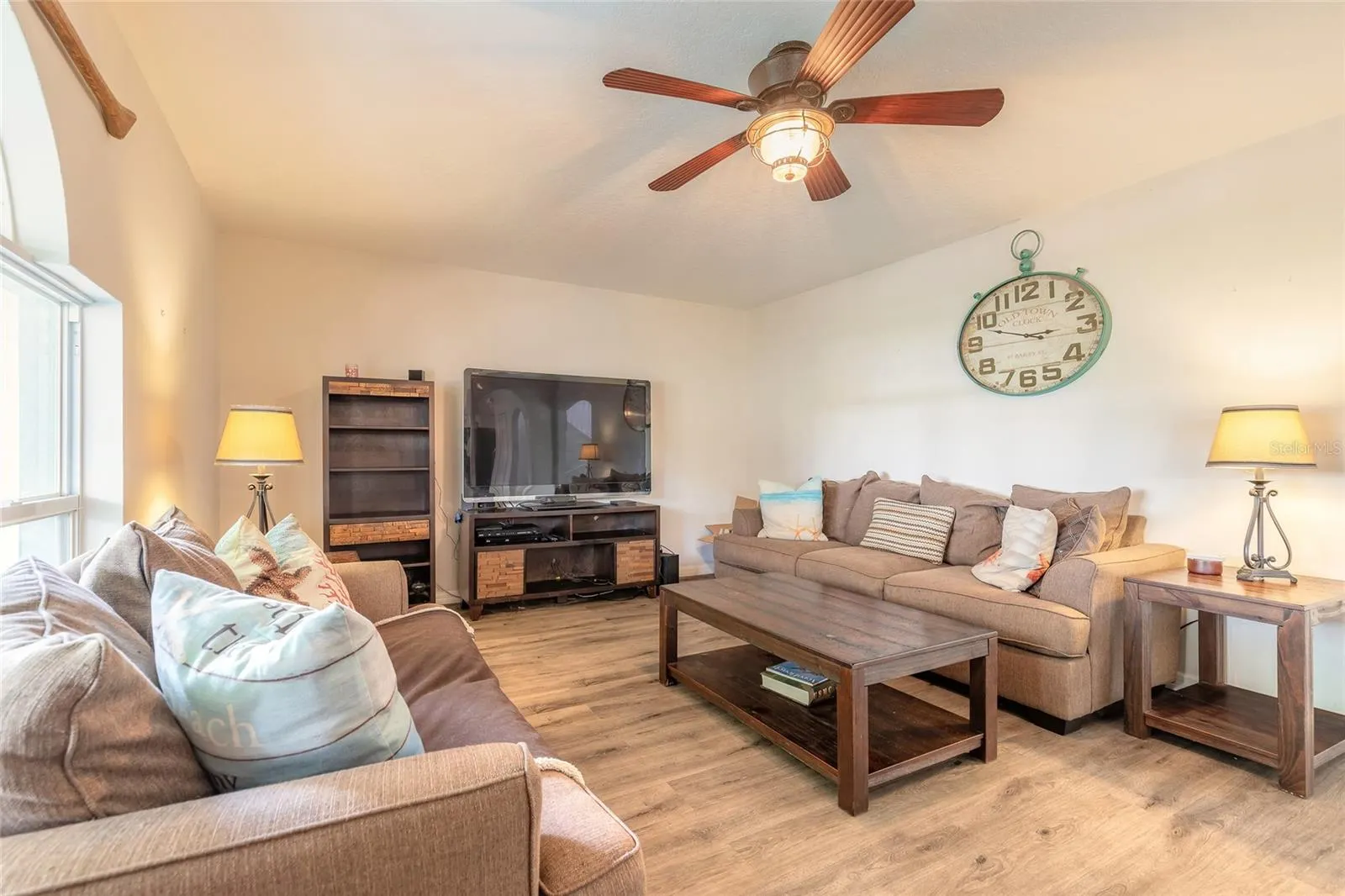 216 STONY POINT DR