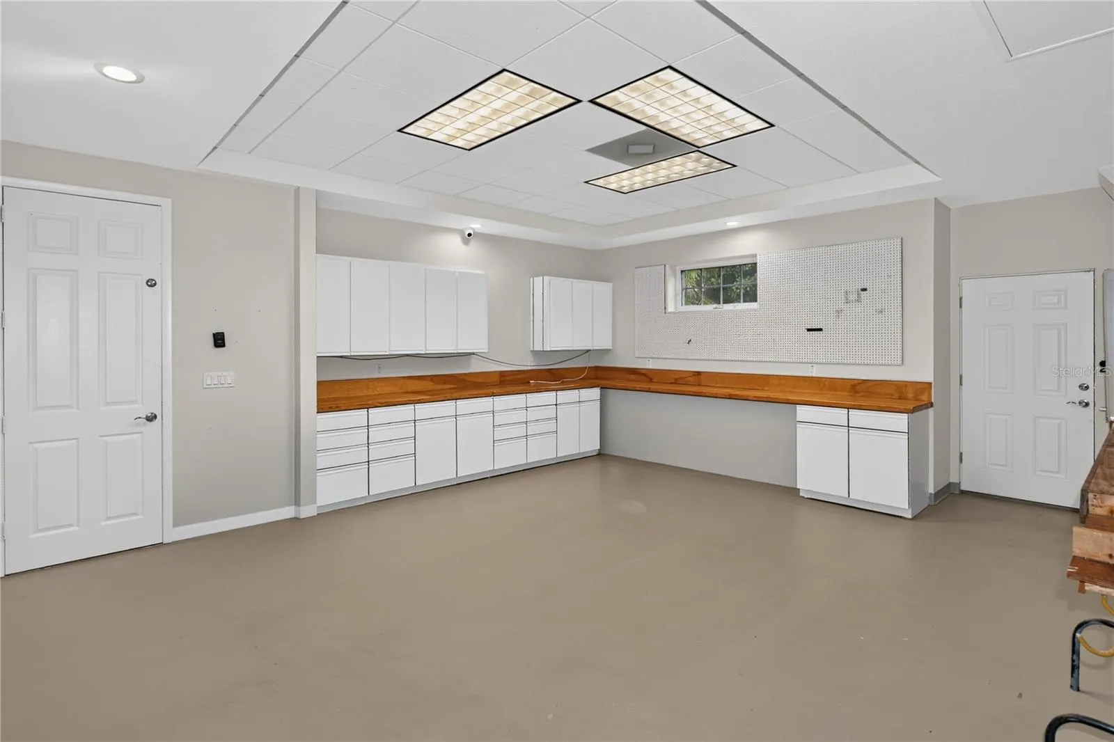105 ALEXANDRA WOODS DR