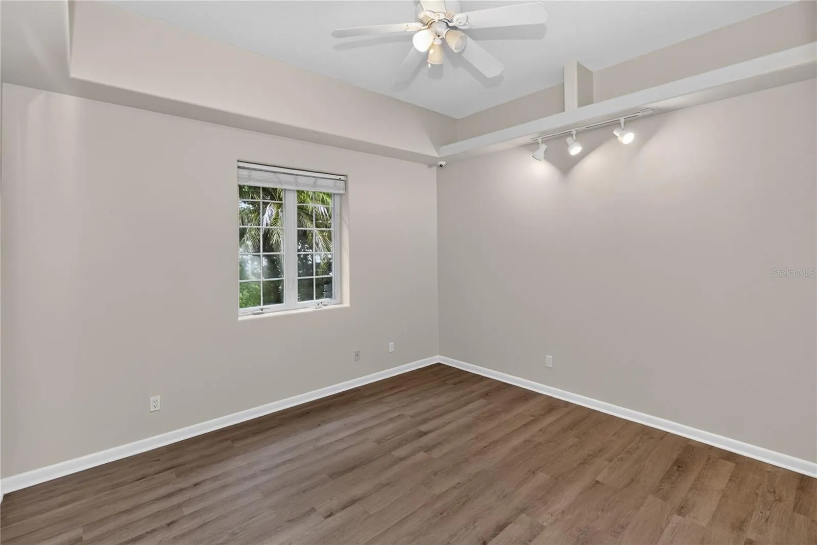 105 ALEXANDRA WOODS DR
