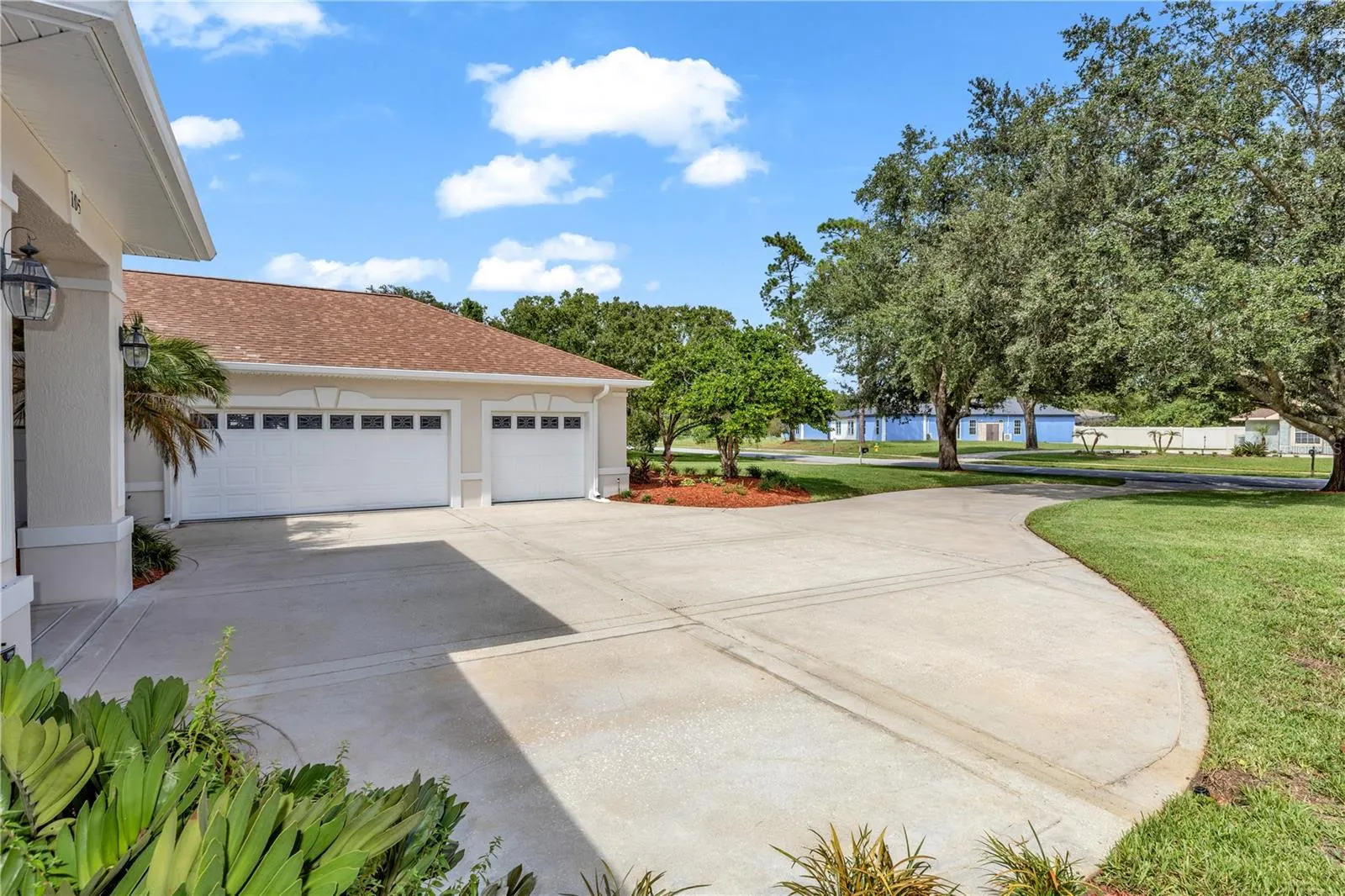 105 ALEXANDRA WOODS DR