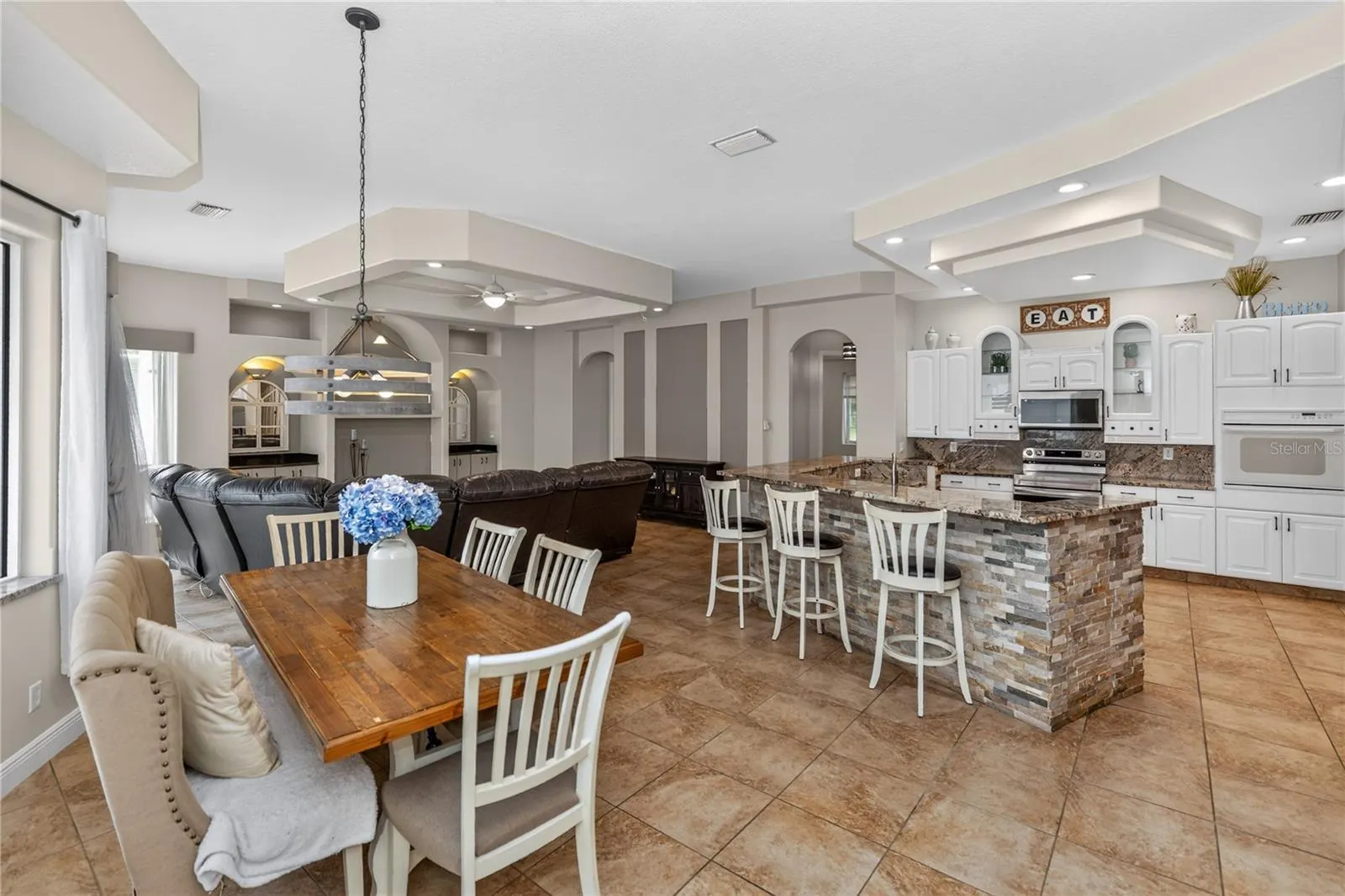 105 ALEXANDRA WOODS DR