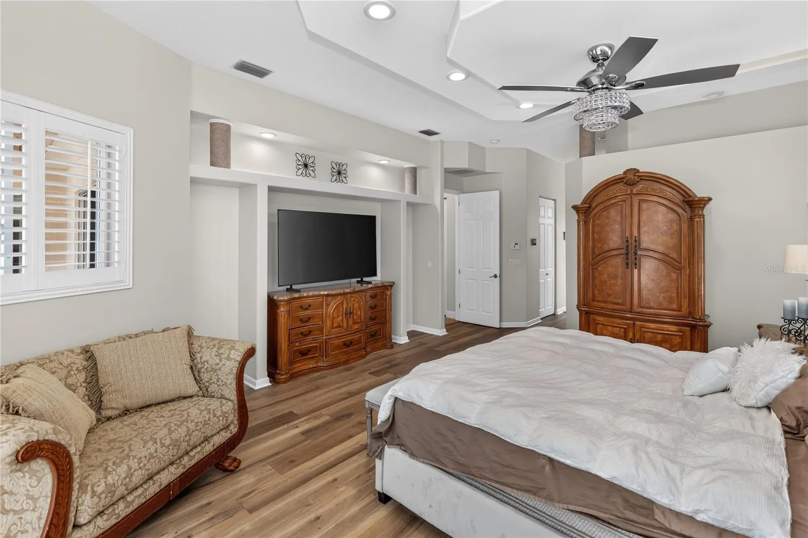 105 ALEXANDRA WOODS DR