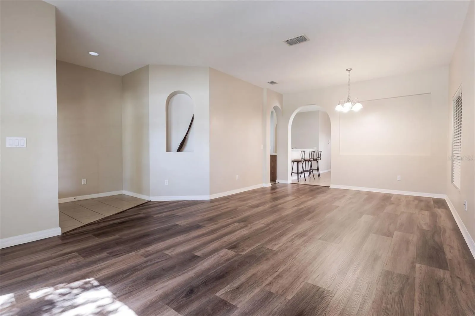 1416 LONGVILLE CIR