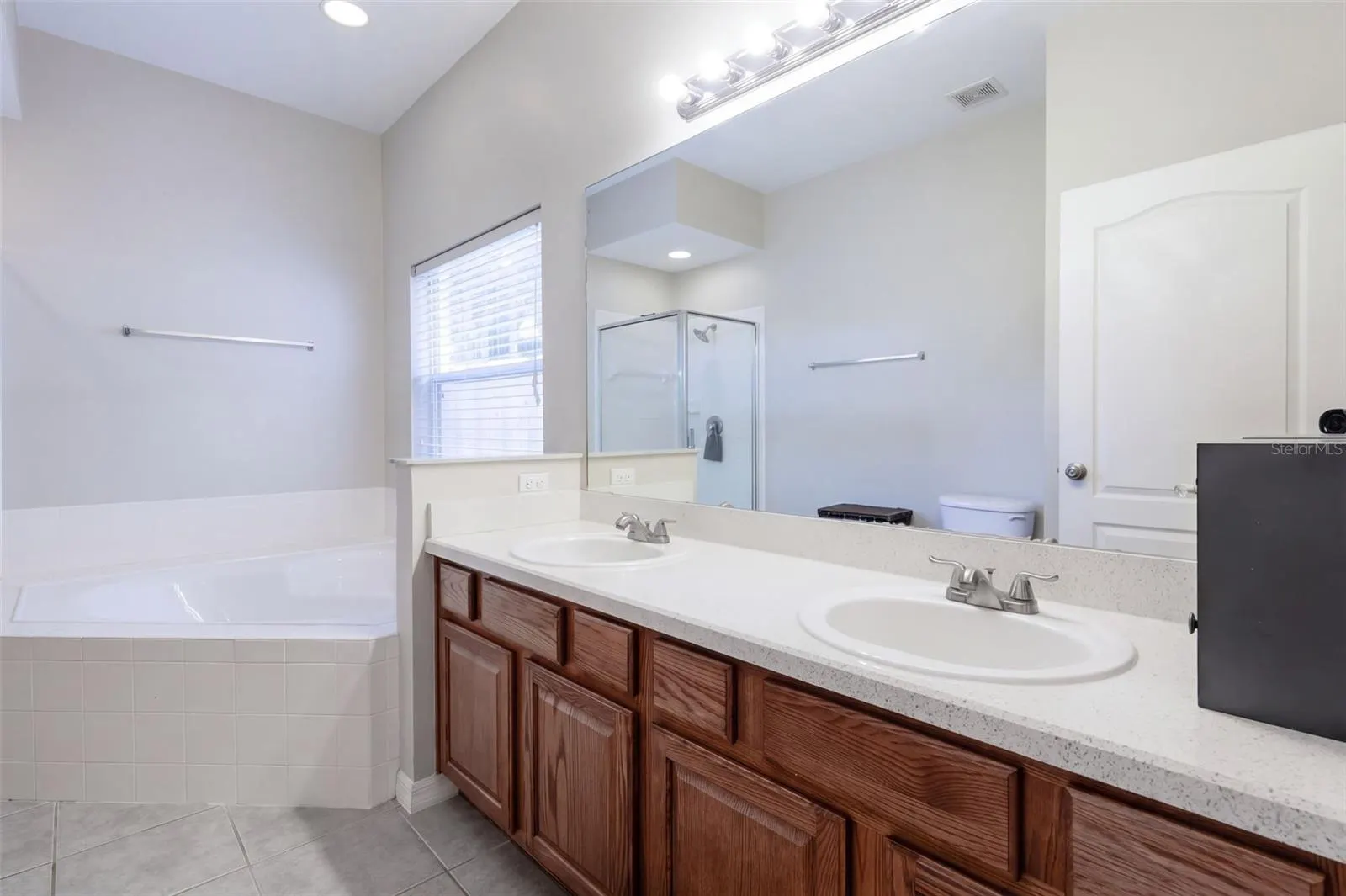 1416 LONGVILLE CIR