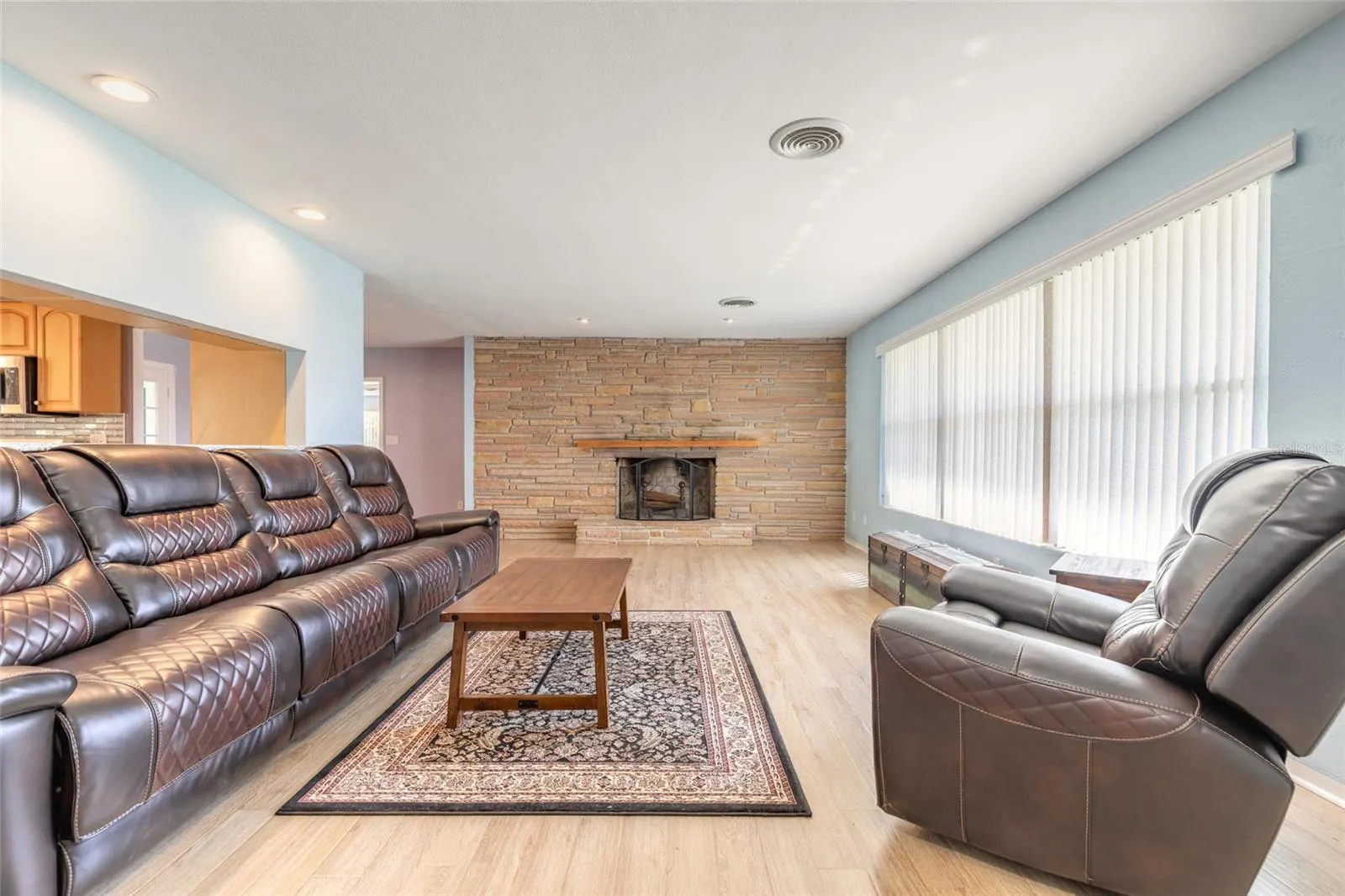 1903 JOHN ANDERSON DR