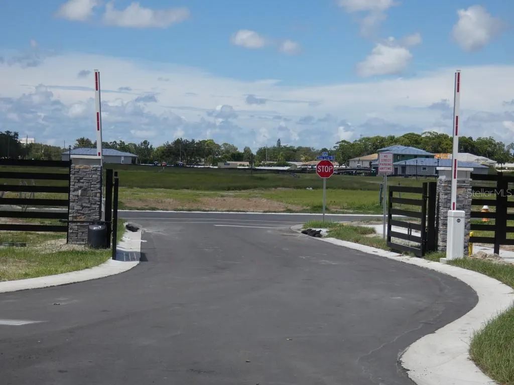 36750 US HIGHWAY 19 N #20-305, #20-305