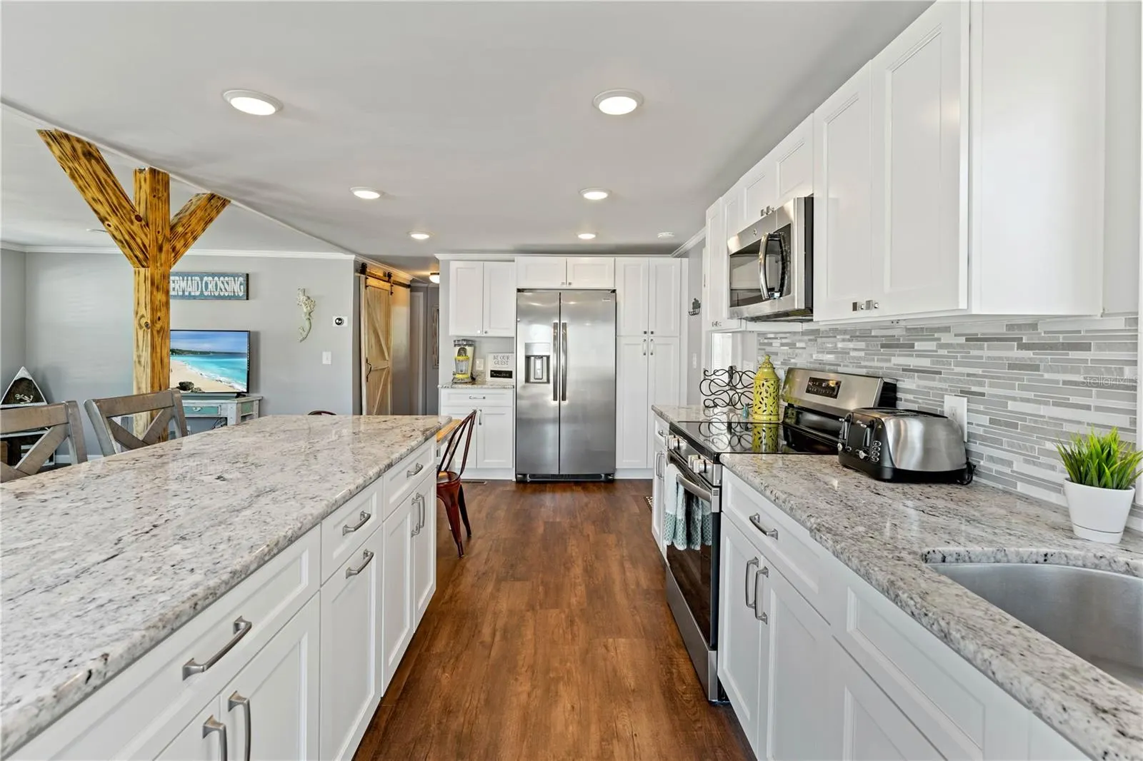 6051 COLONY CIR