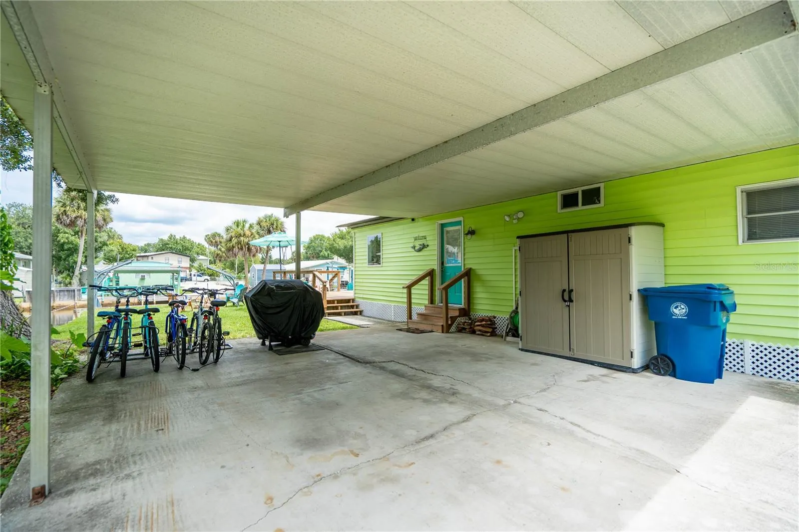 6051 COLONY CIR