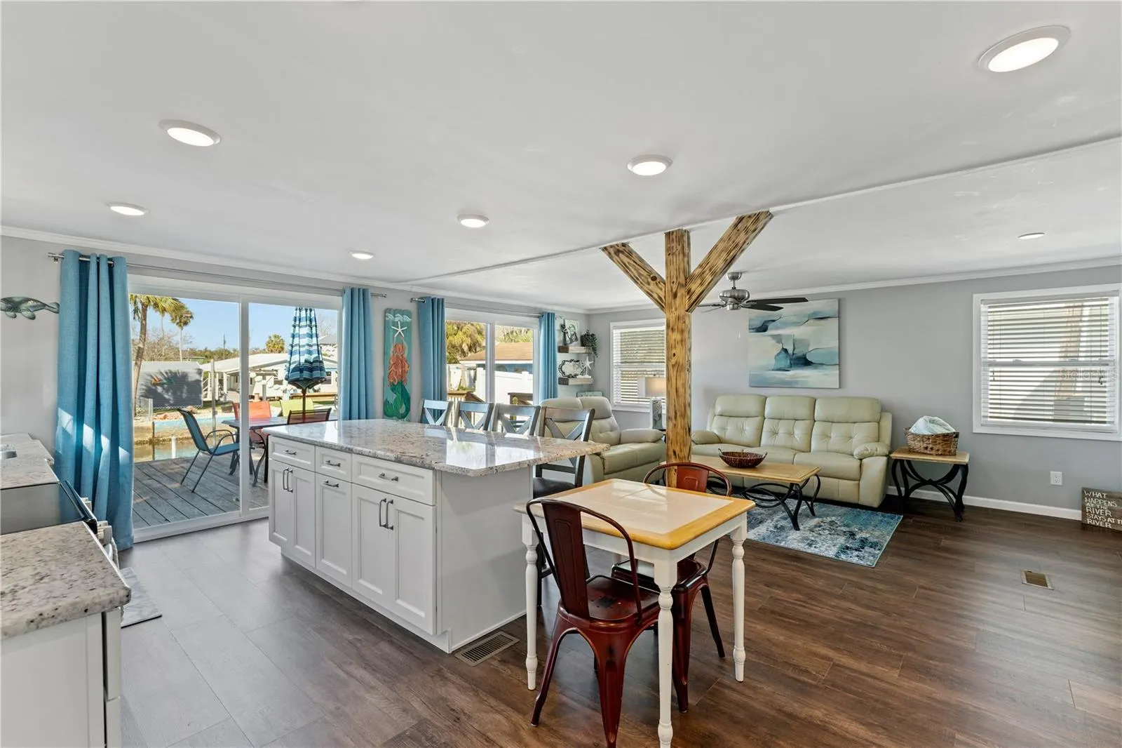 6051 COLONY CIR