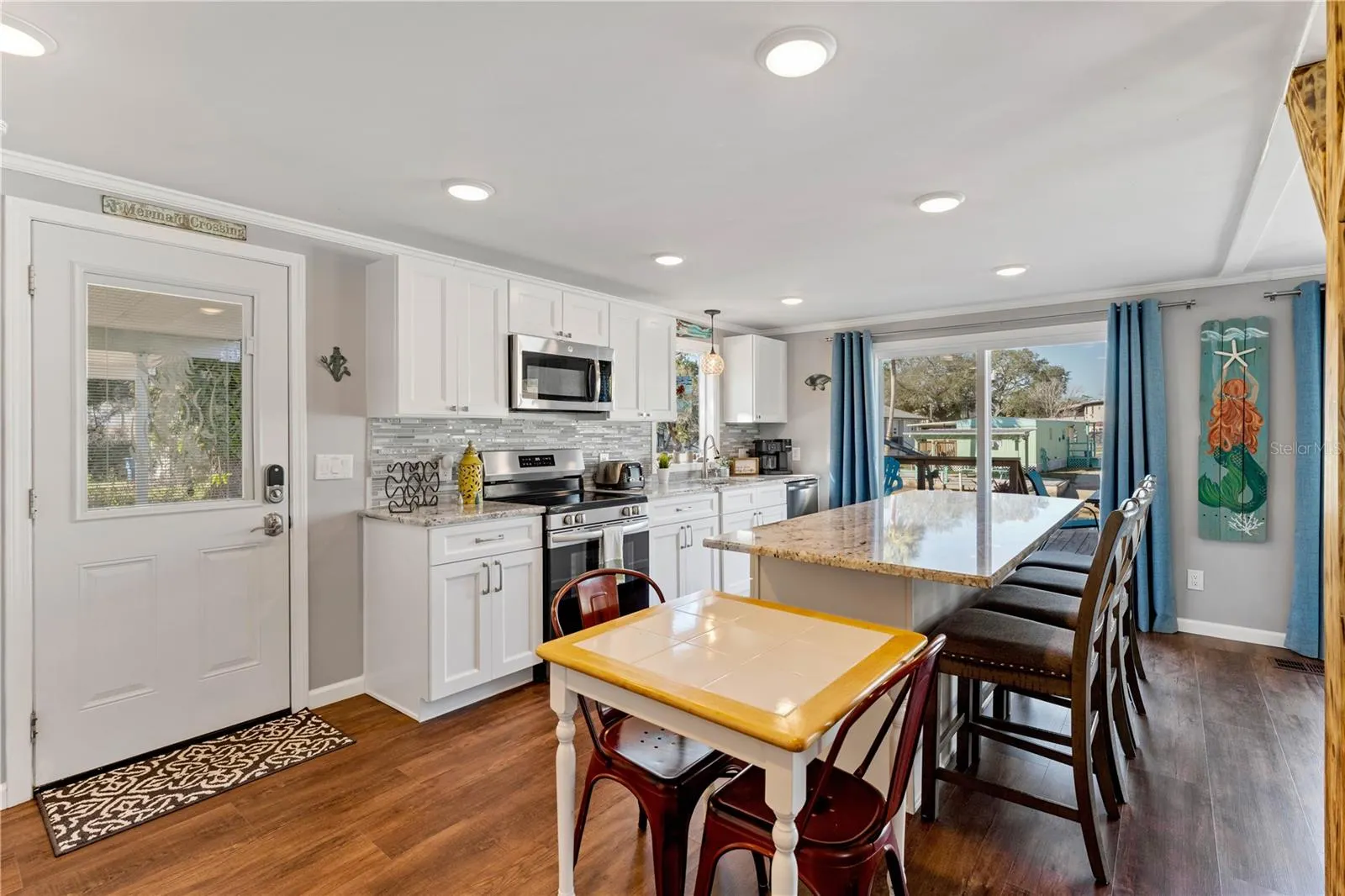 6051 COLONY CIR