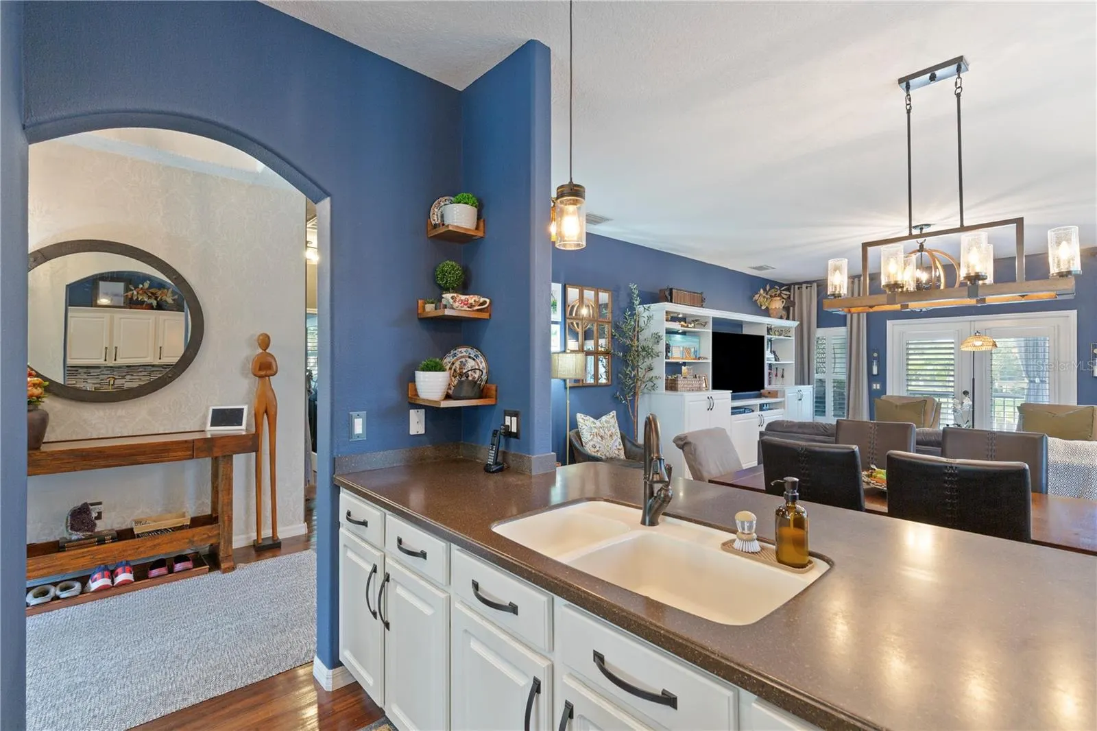 1072 S POINTE ALEXIS DR