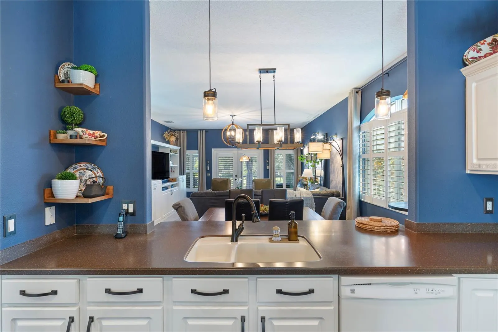 1072 S POINTE ALEXIS DR