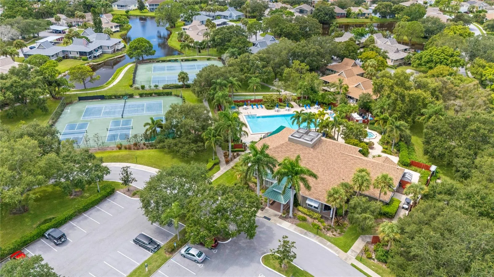 1072 S POINTE ALEXIS DR
