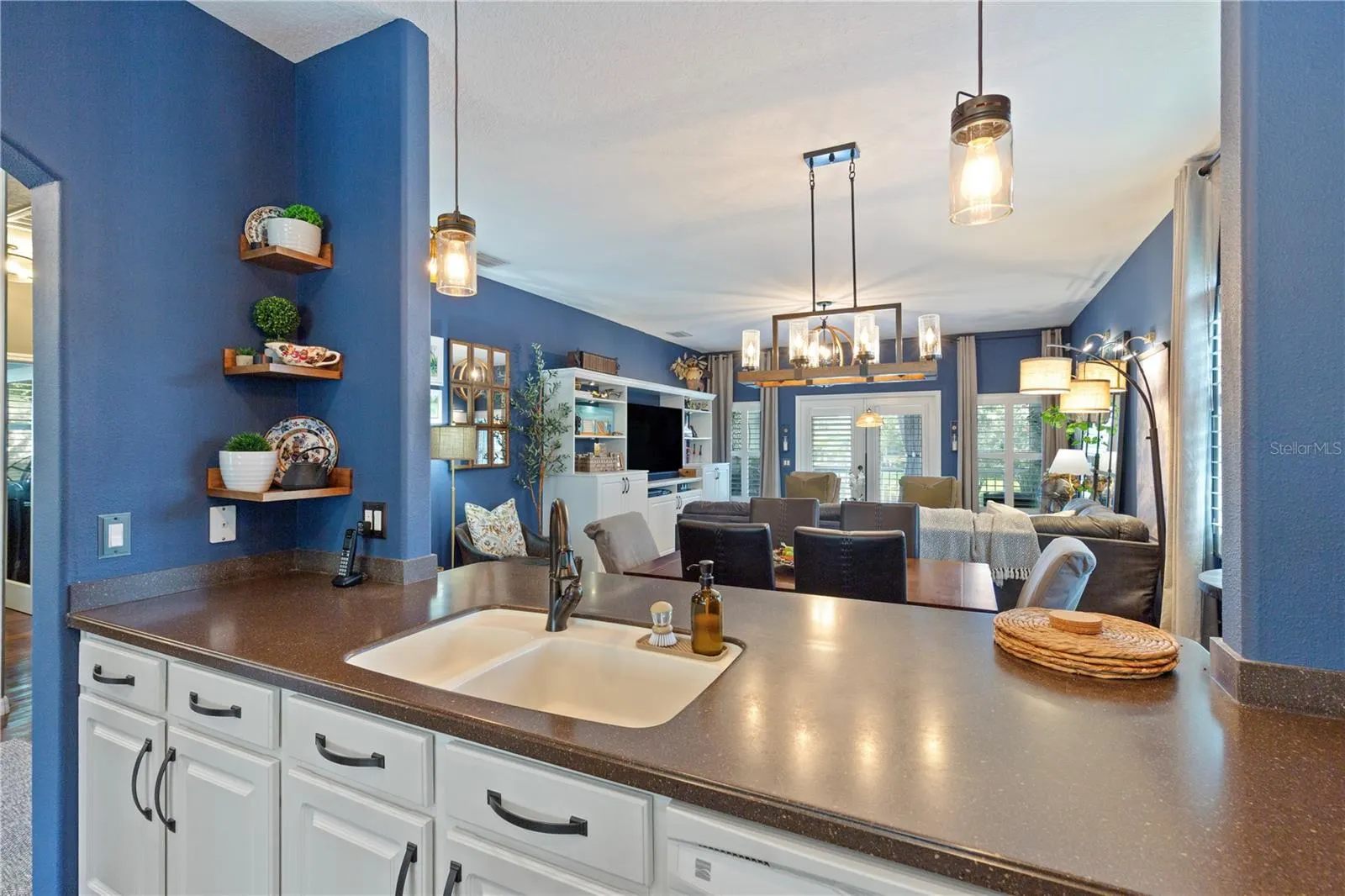 1072 S POINTE ALEXIS DR