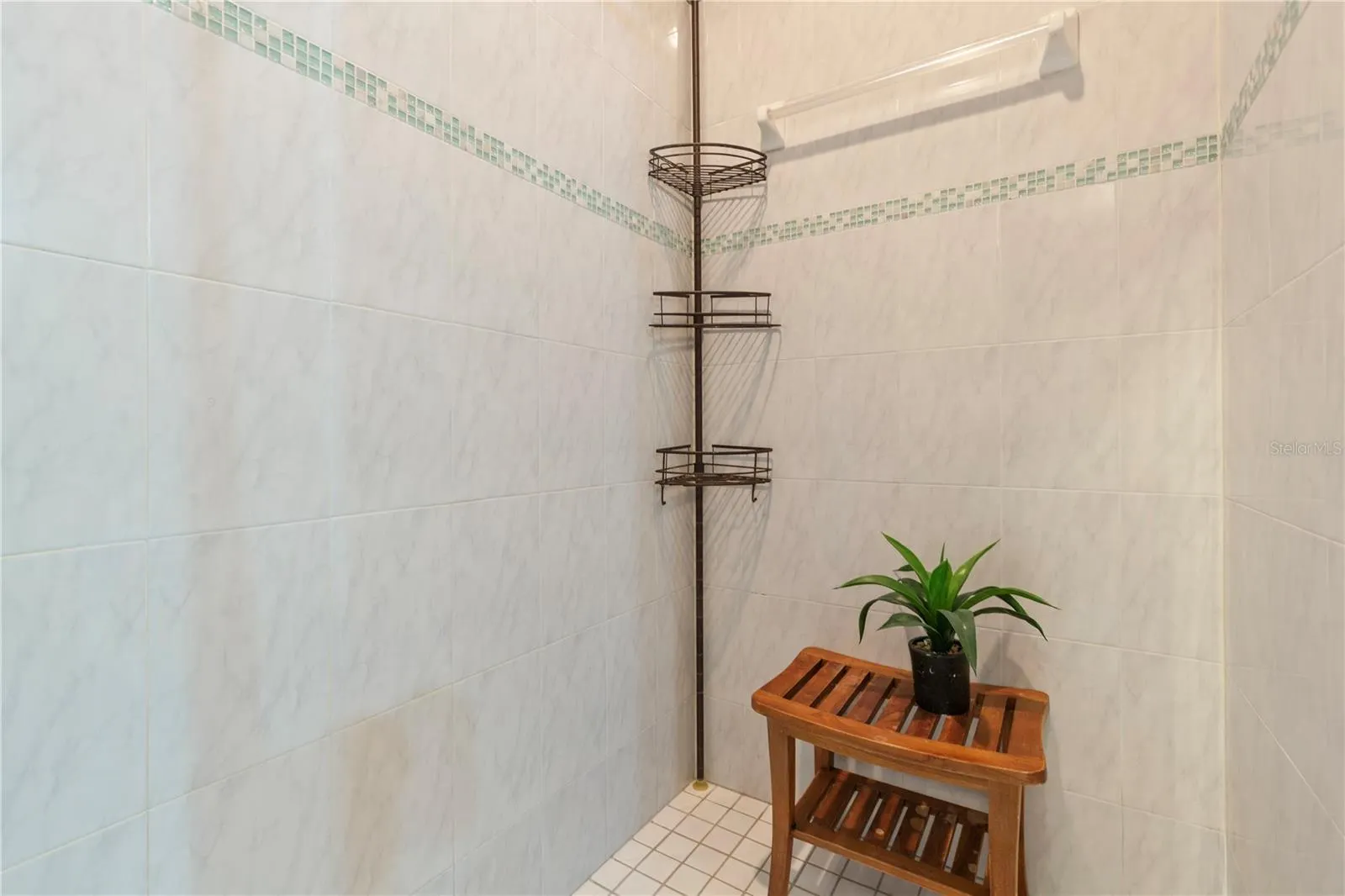 1072 S POINTE ALEXIS DR